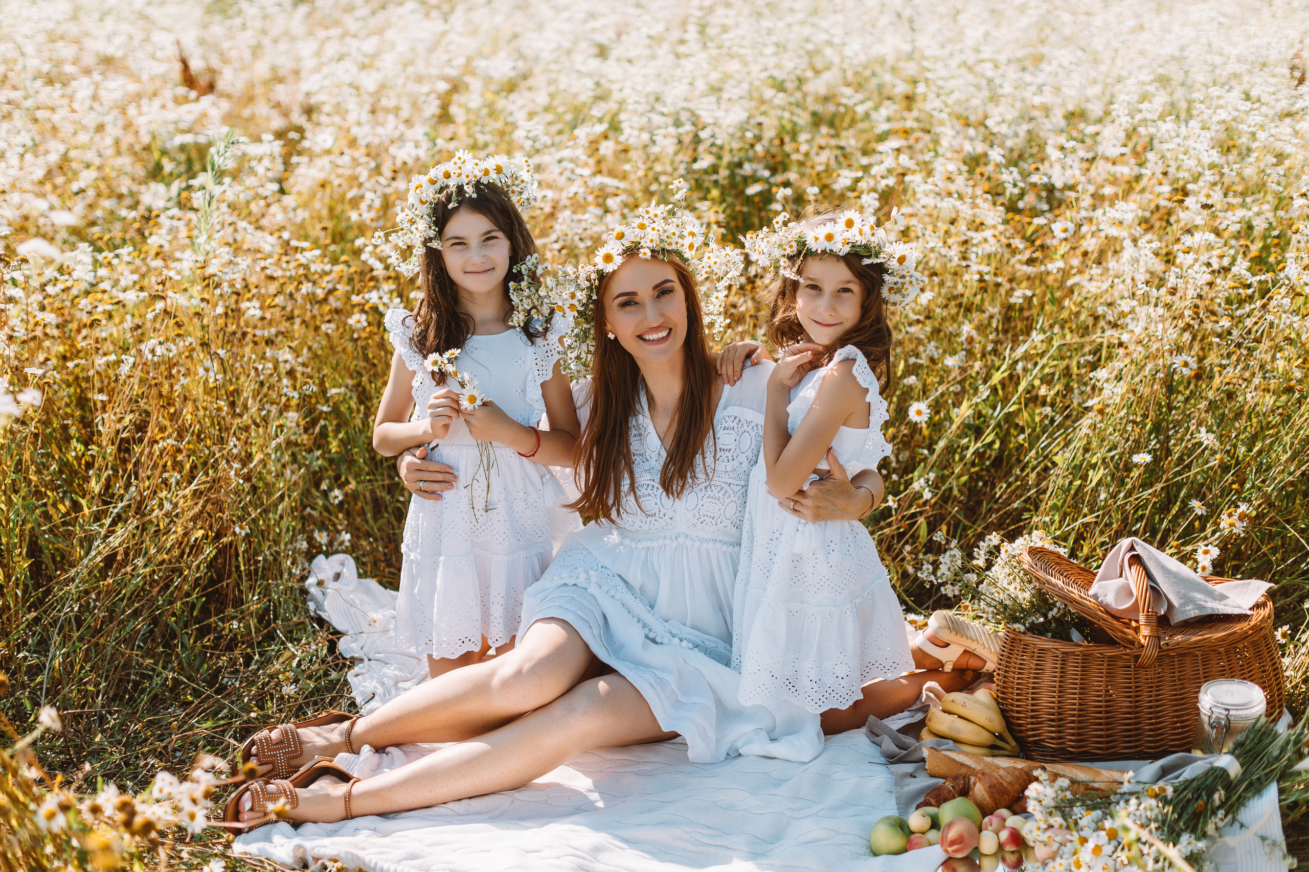 Фотосессии в ромашковых полях. Семейный фотограф в Москве! Сохраните воспоминания с любовью