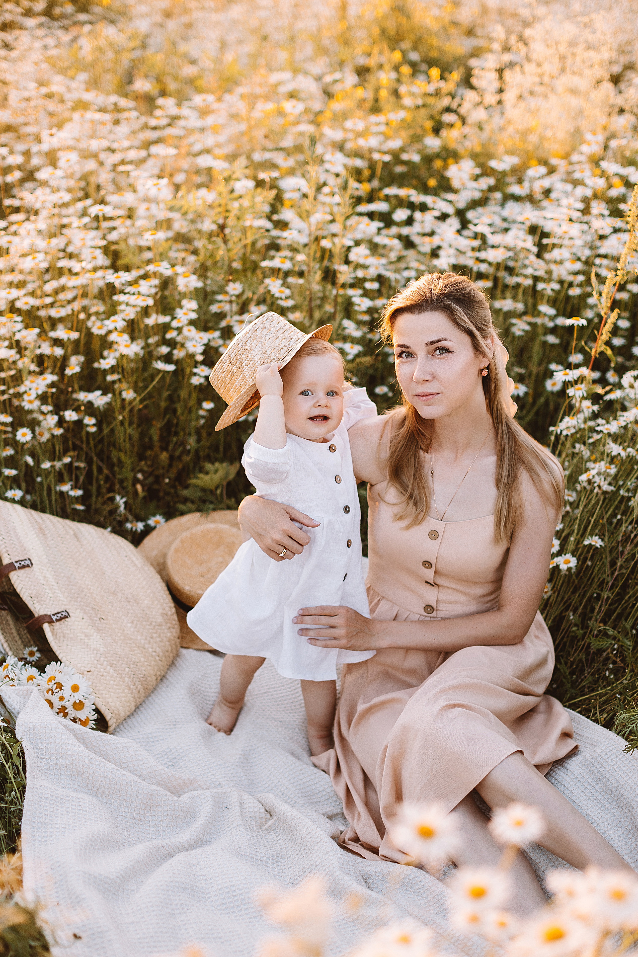 Фотосессии в ромашковых полях. Семейный фотограф в Москве! Сохраните воспоминания с любовью
