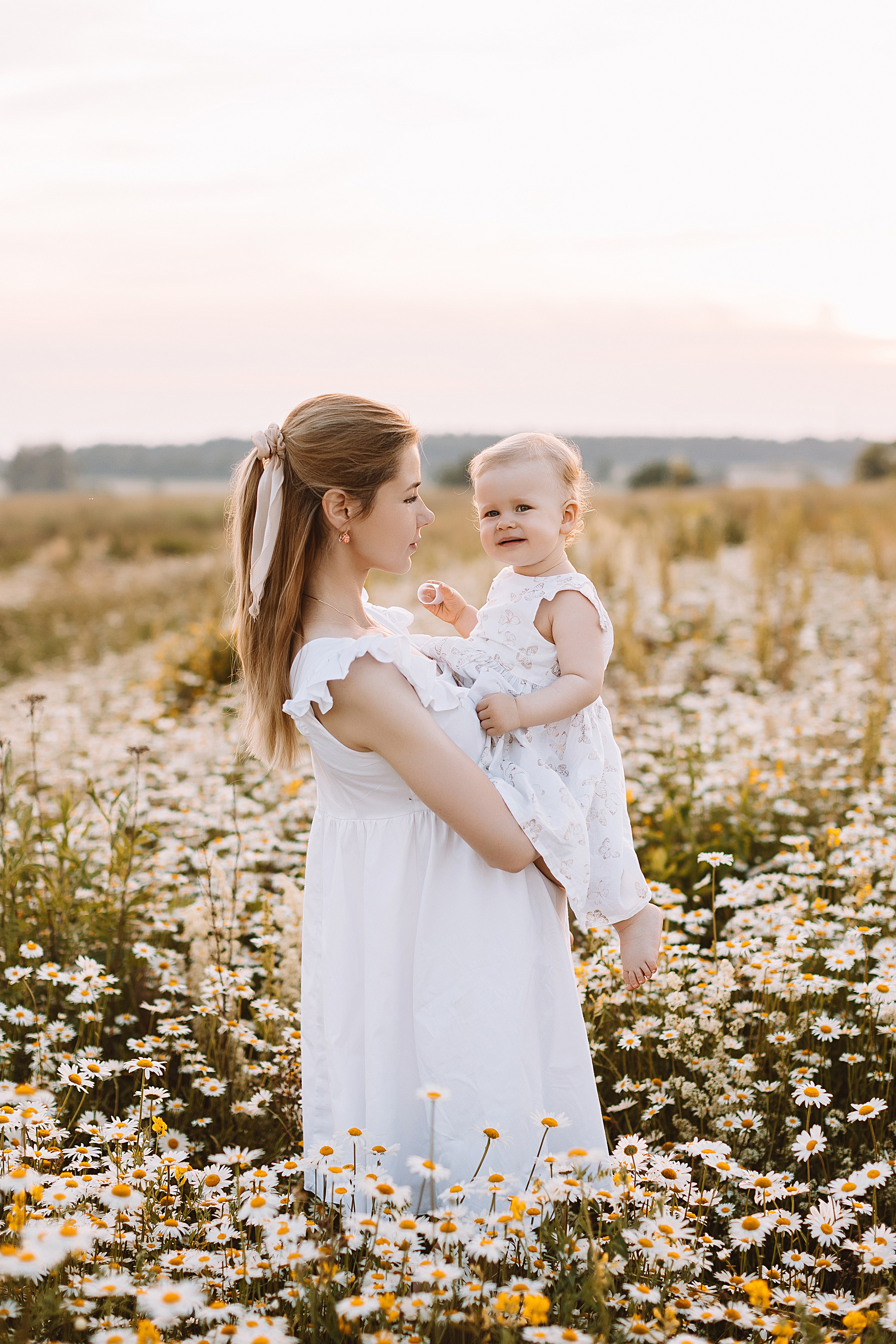 Фотосессии в ромашковых полях. Семейный фотограф в Москве! Сохраните воспоминания с любовью