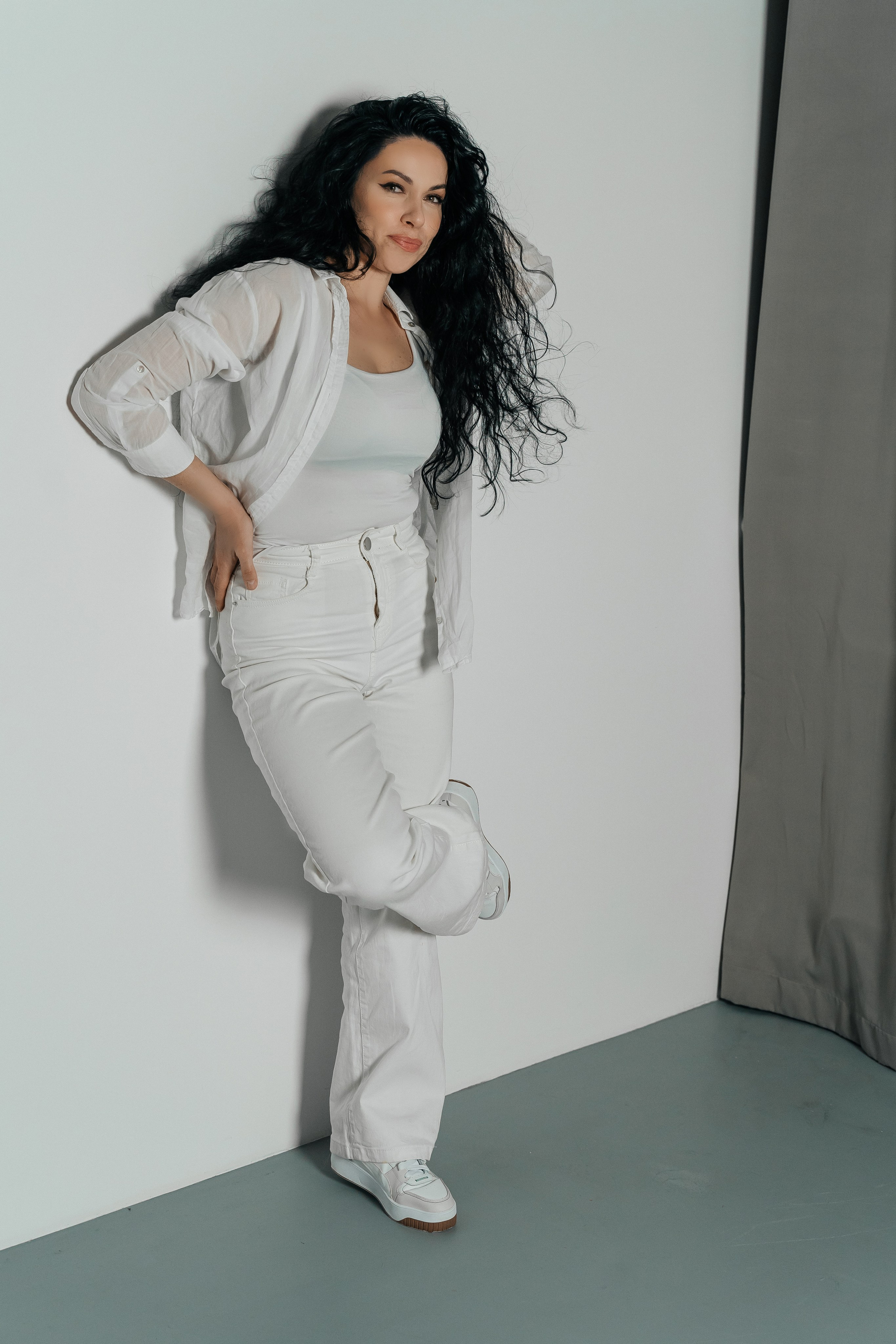 Съемки в интерьере студий. Виктория Алпеева — фотограф по любви