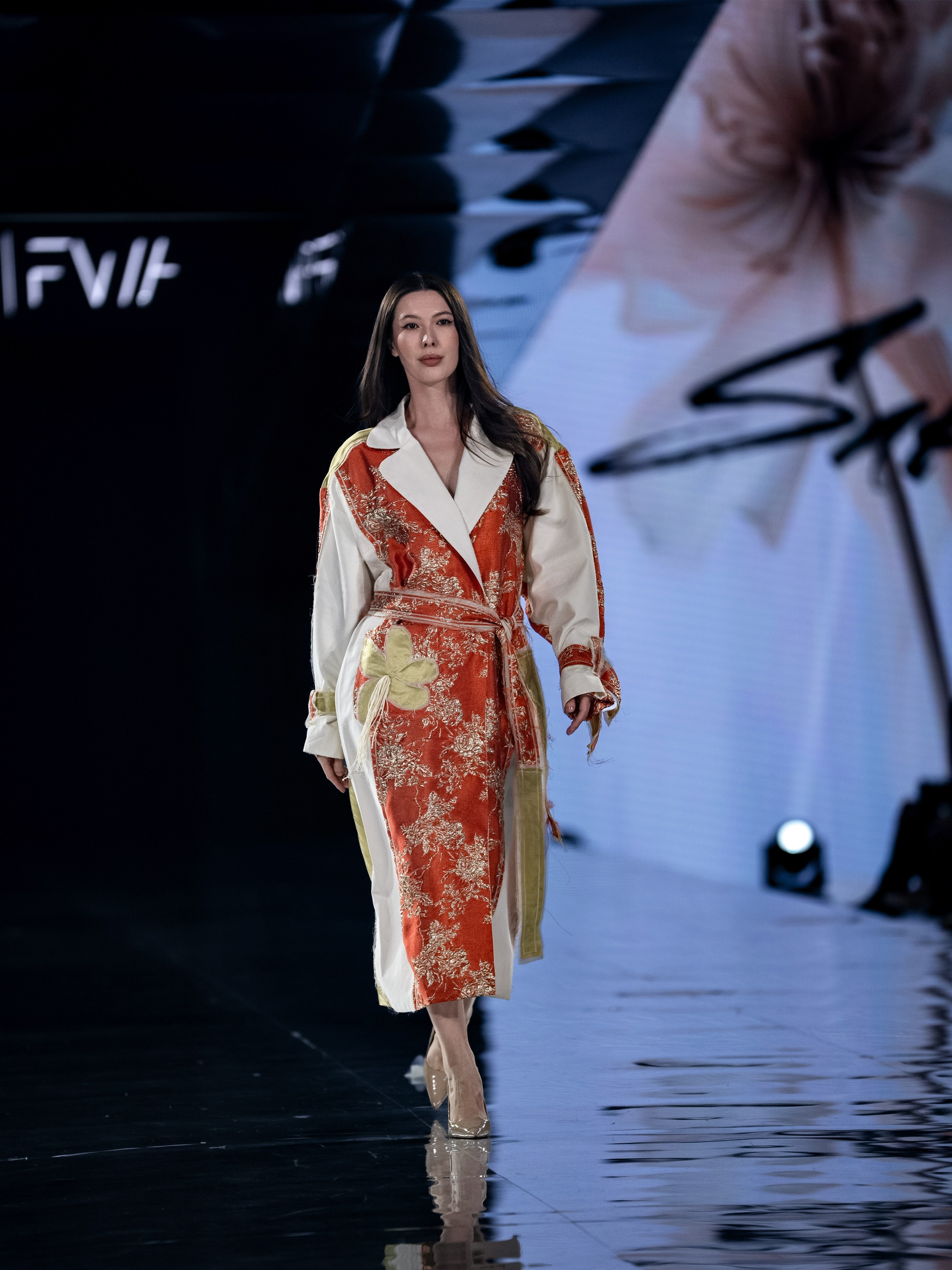 Visa Fashion Week Sako. Сайт Алматинского НЮ АРТ, будуар и фэшн фотографа Дениса Карпенко