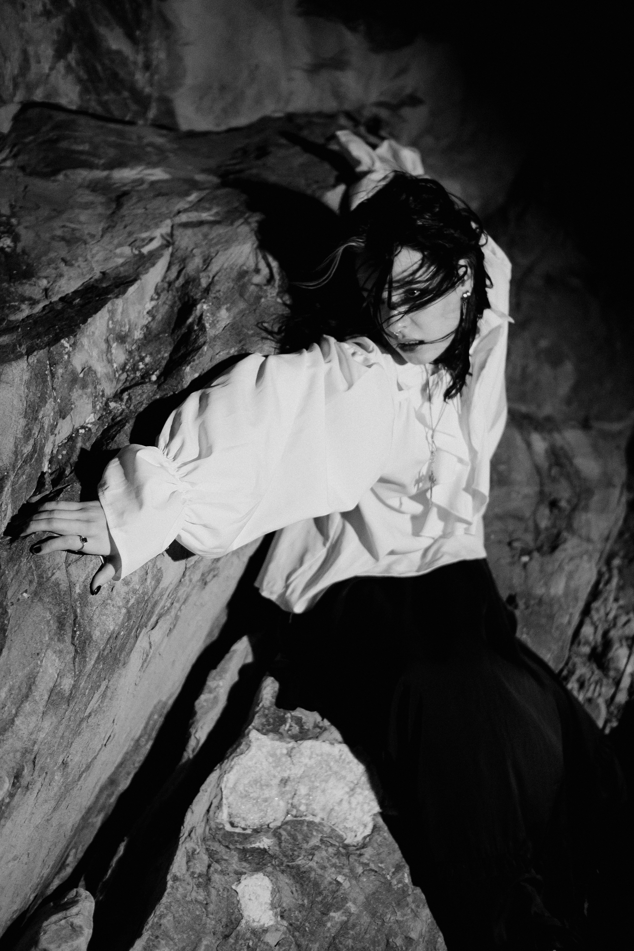 Съёмка у моря с оленьими рогами