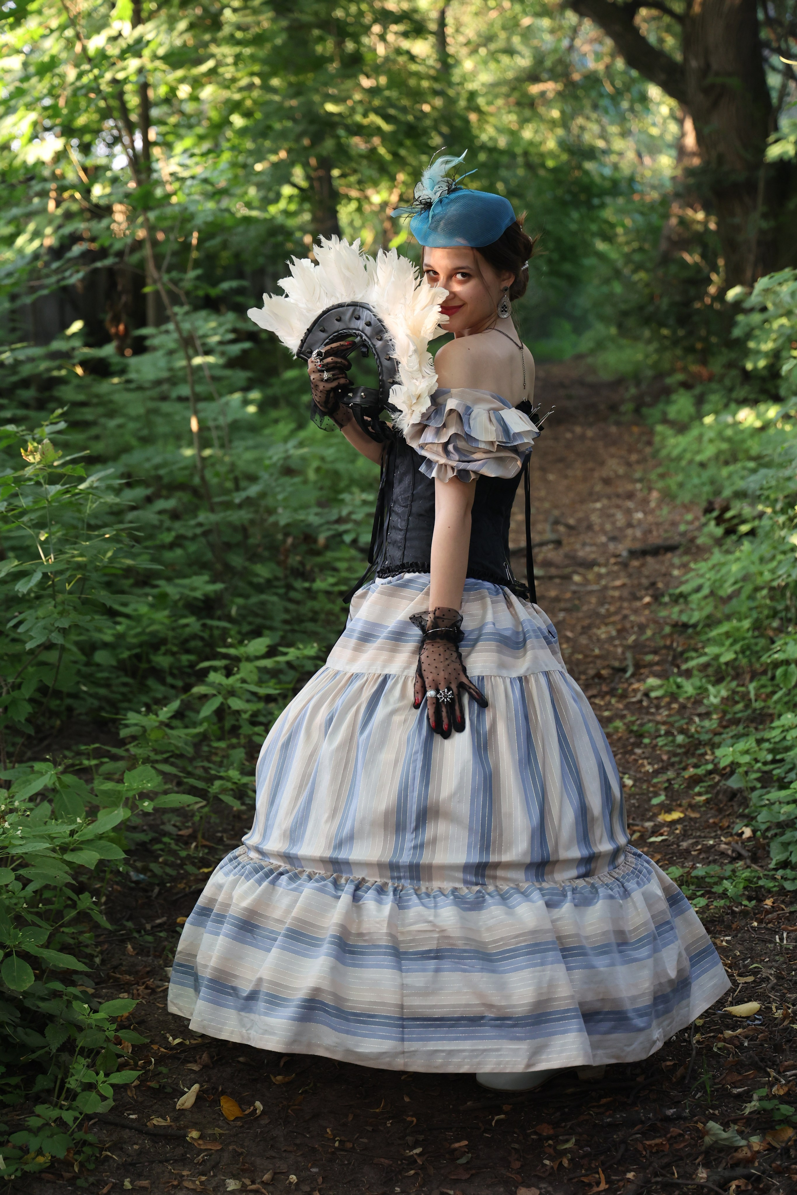 Карнавальные костюмы, вечерние и свадебные платья аренда посуточно, прокат в Жуковском. Фотограф для маркетплейсов, фотоуслуги в Жуковском Татьяна Марсуверских