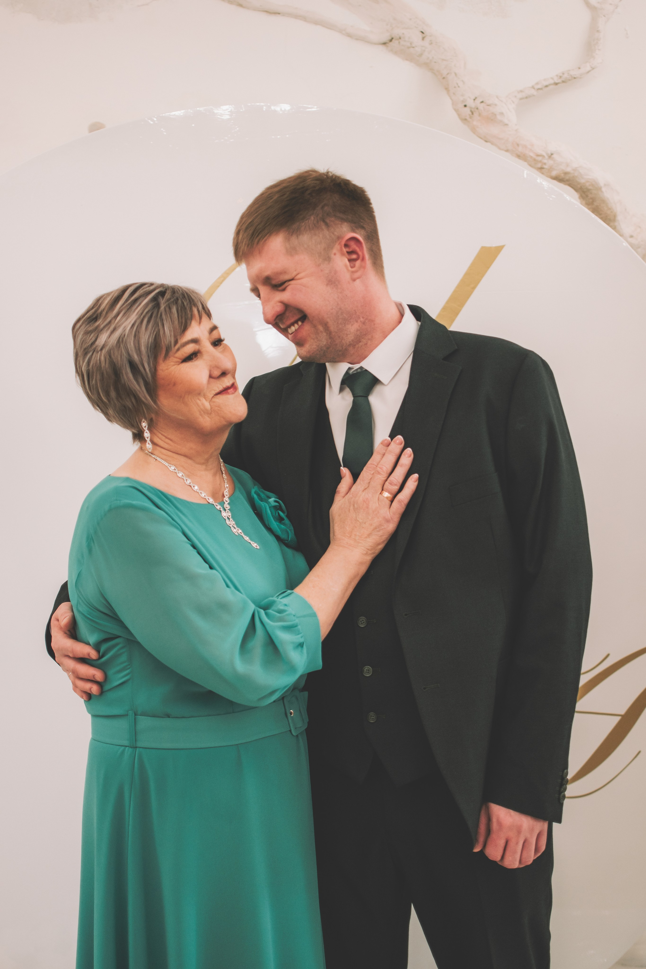 26.04.2025 (Фотосессия, роспись в Онии + фото с банкета). Семейный и свадебный фотограф Губкинский и Ставрополь