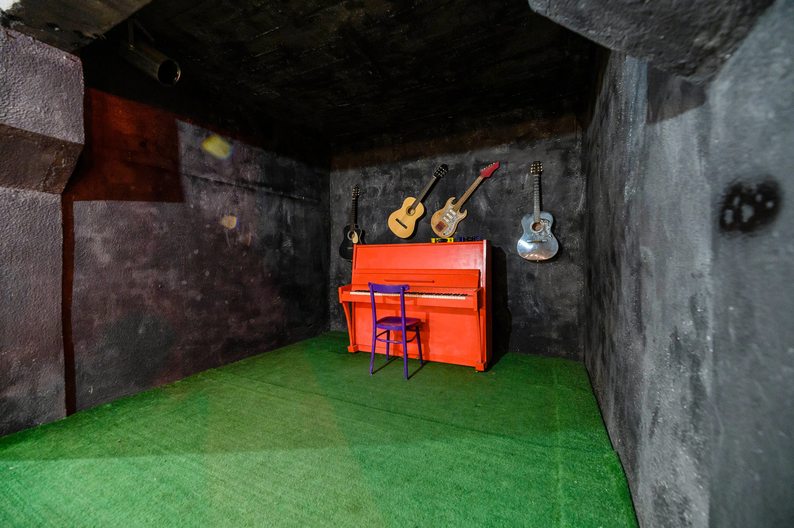 Арт убежище Bunker, съемка контента. Интерьерный и репортажный фотограф в Алматы