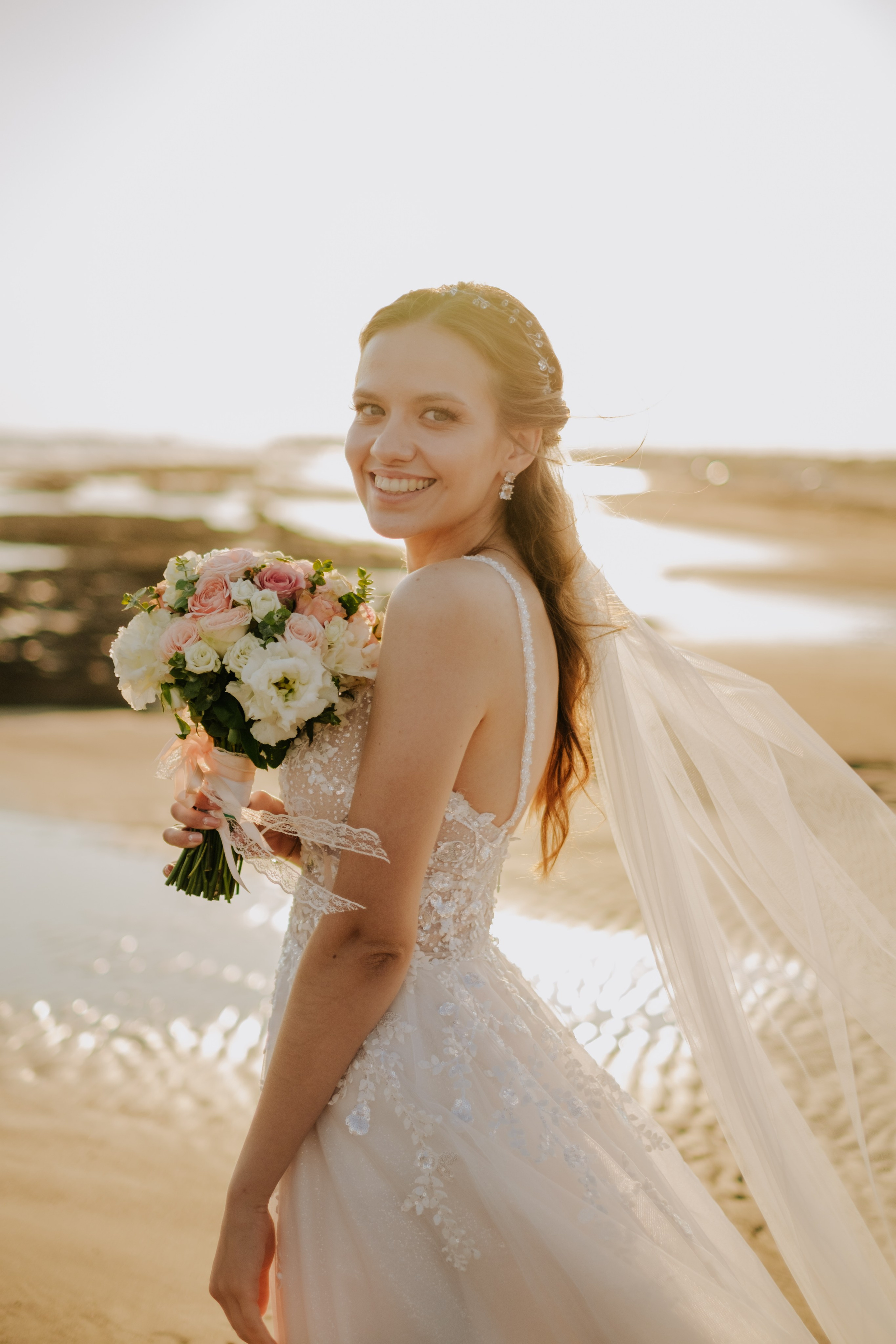 История Элины и Амира