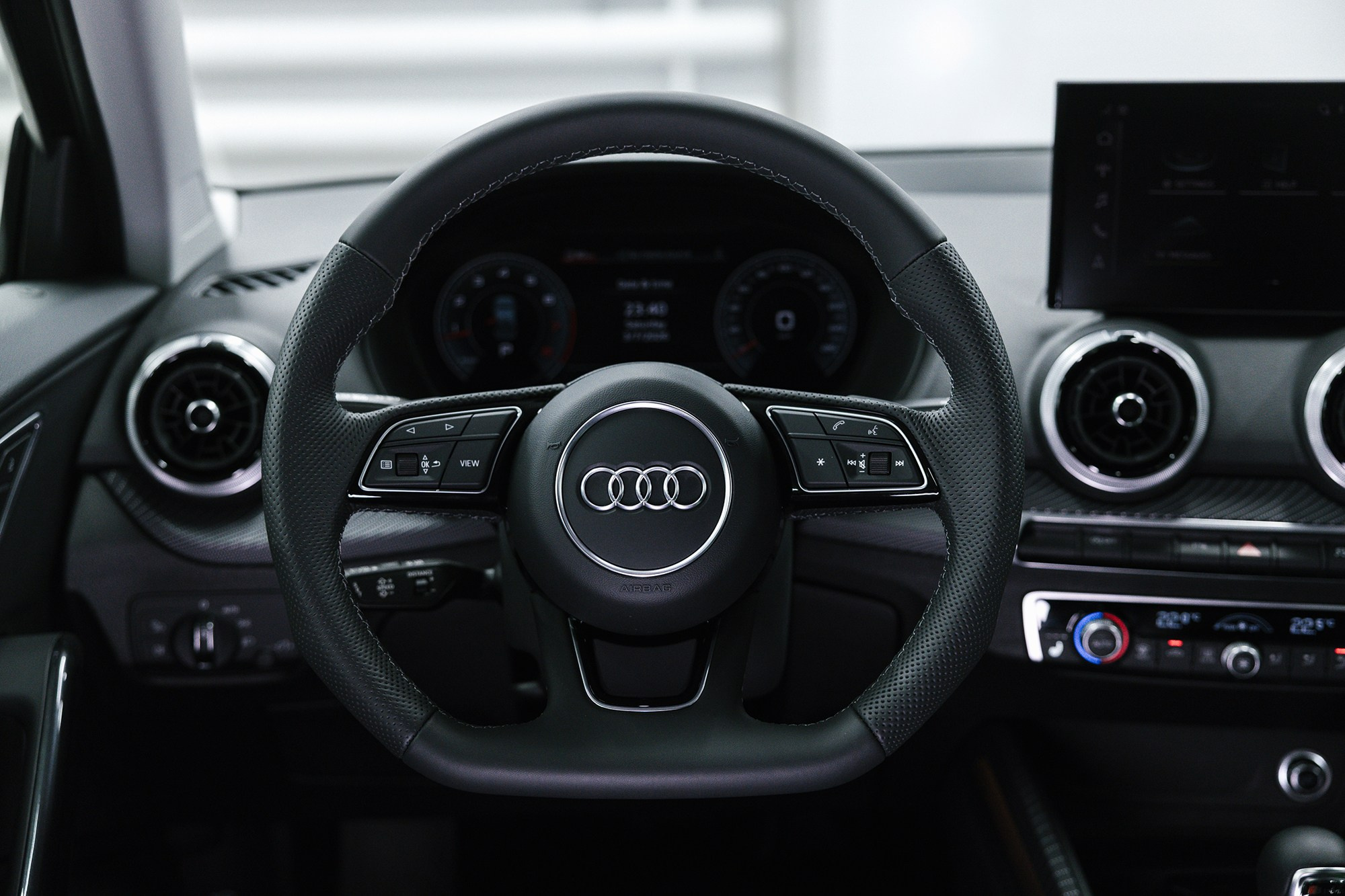 AUDI Q2  35 TFSI 1.5 S tronic (160 л. с.). Автосалон «Х-Авто»