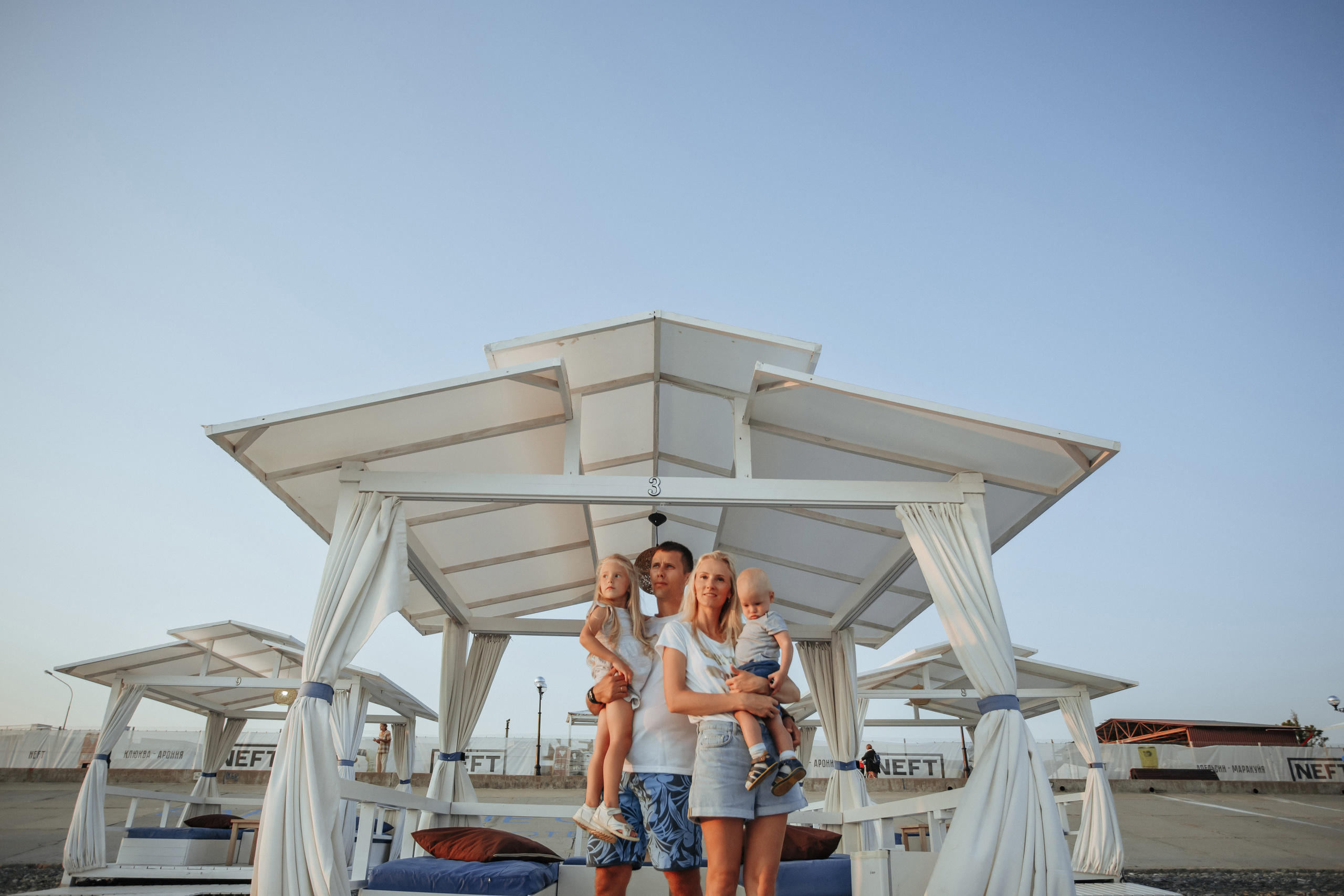 Олеся и семья. Милана Довгаль - семейный фотограф и видеограф  в Адлере и Сочи