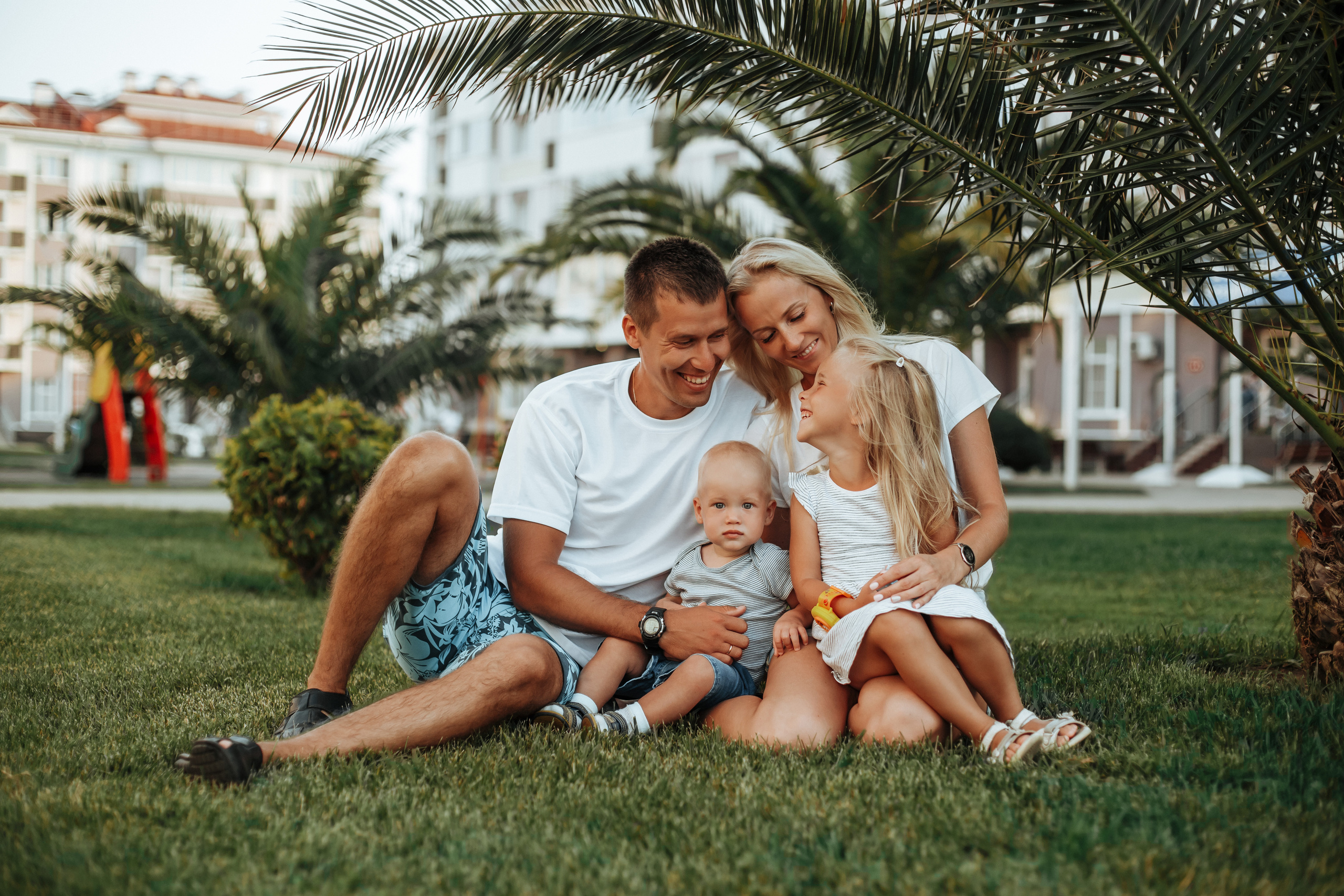 Олеся и семья. Милана Довгаль - семейный фотограф и видеограф  в Адлере и Сочи