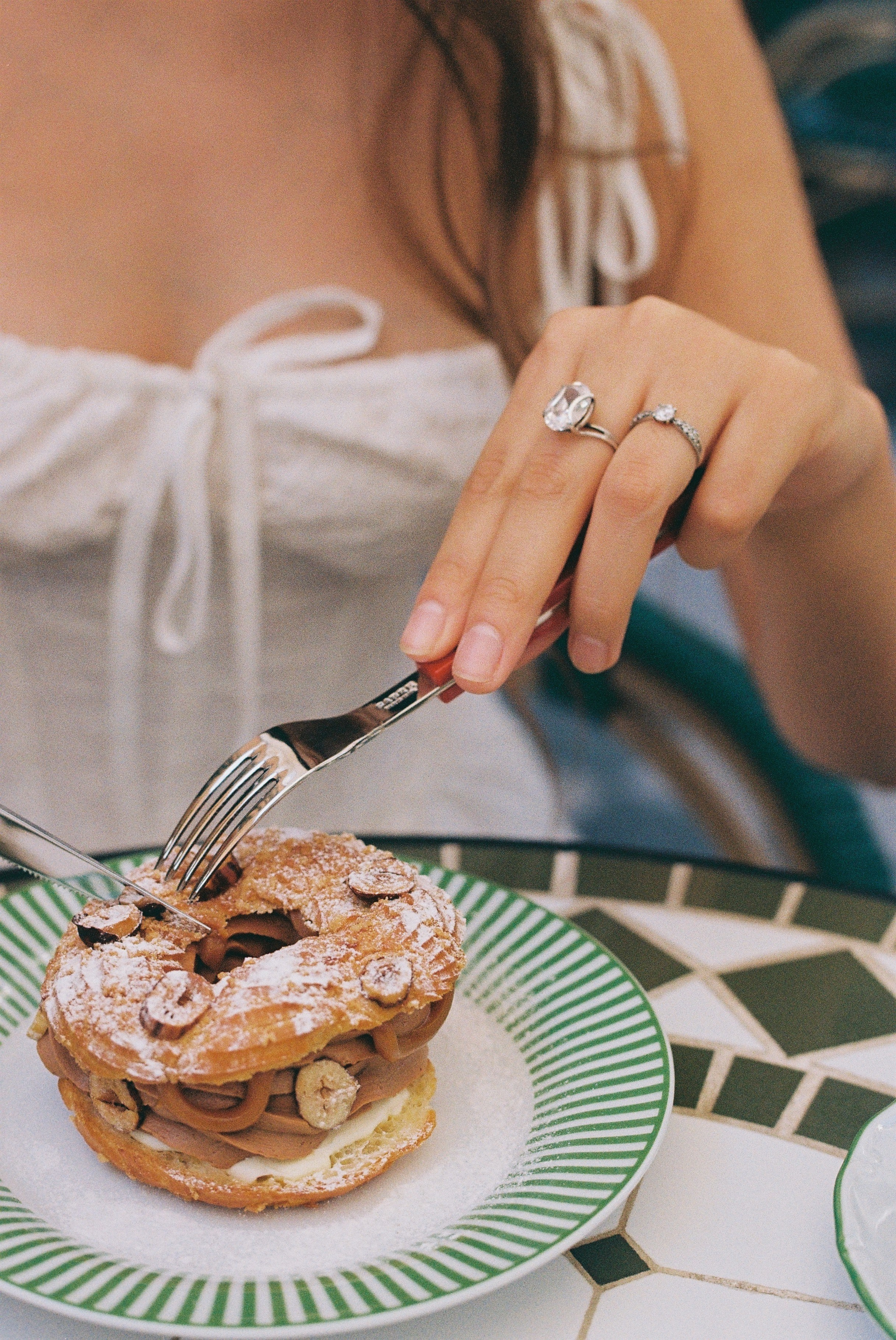 Во время бранча. Фотограф-ретушер