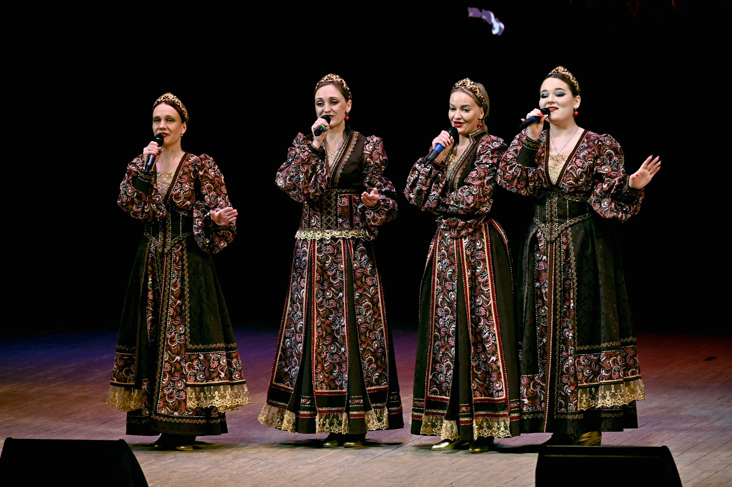 ФОТОГРАФ ВАШИХ МЕРОПРИЯТИЙ РЯЗАНЬ СЕРГЕЙ КЛЮЕВ Концертная фотография близка к репортажу и портретной съемке