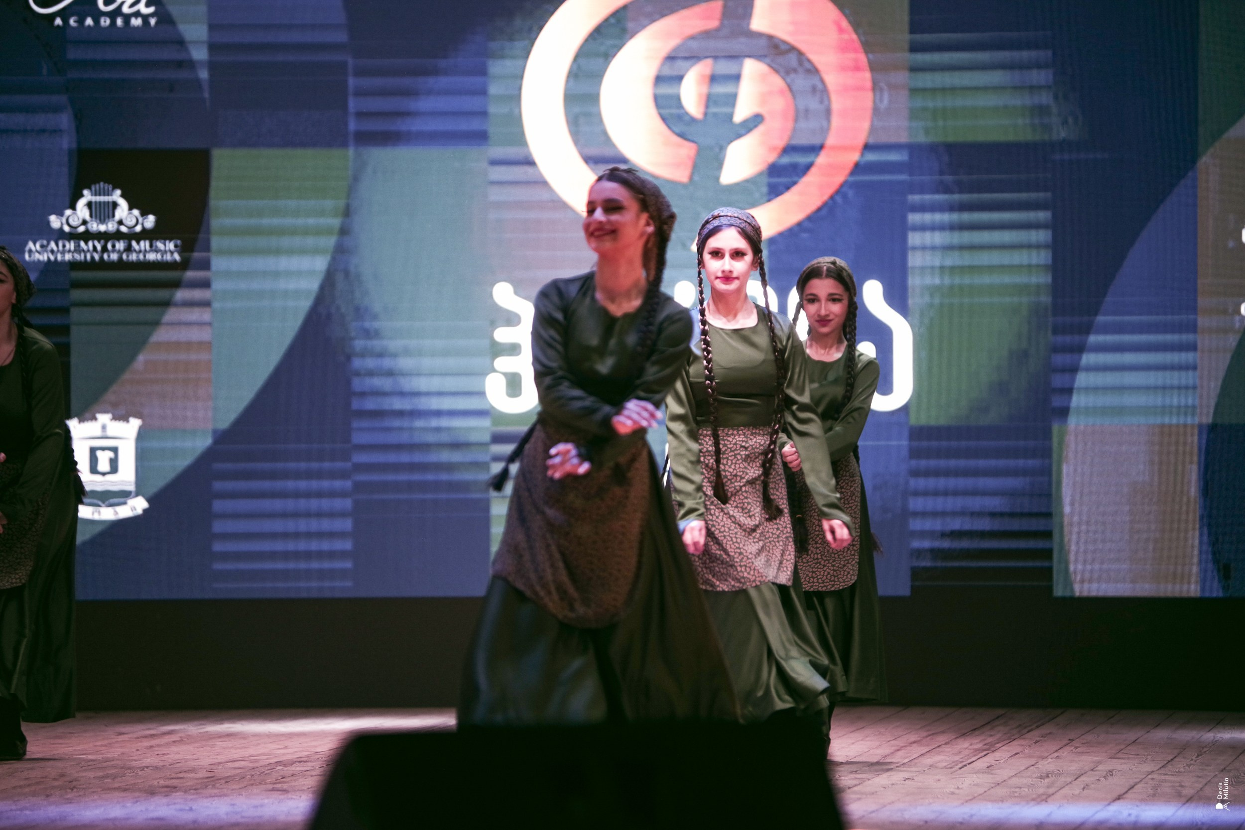 Танцы в Хоби. Портретный фотограф Денис Милютин