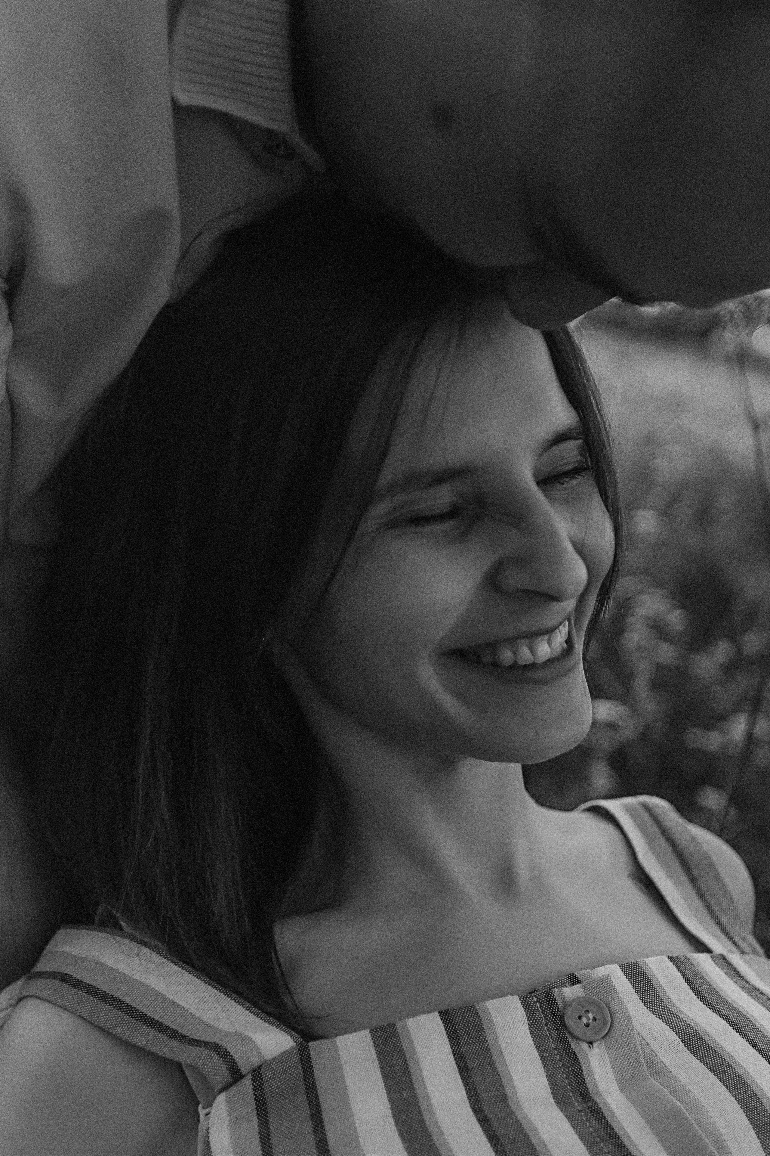 Поле love story на закате. Семейный фотограф Тюмень, фотограф на роды Салмина Мария