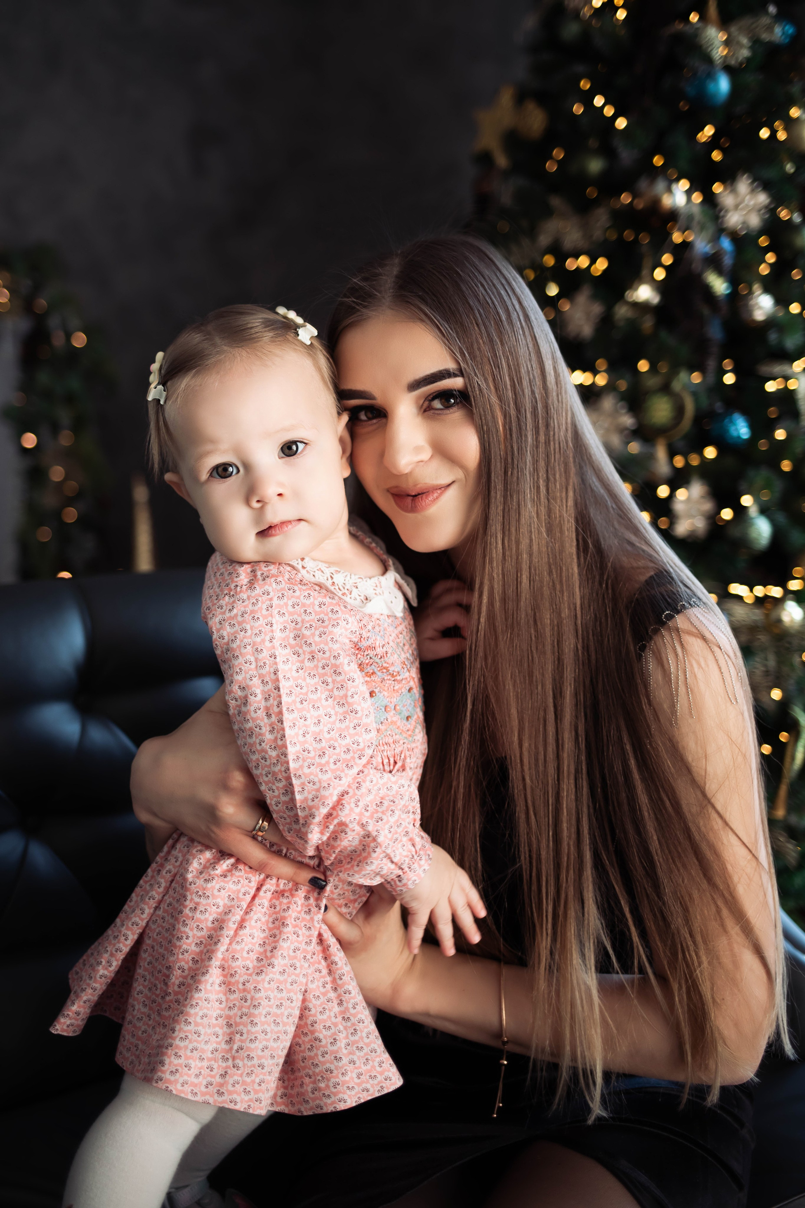 Семейная фотосессия в студии. Фотограф новорожденных в Новосибирске