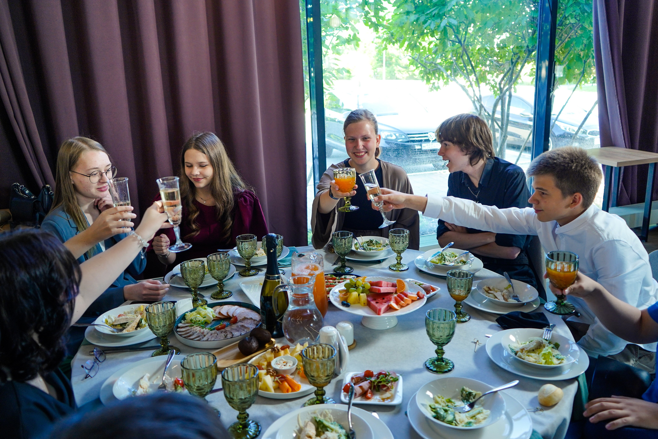 Выпускной вечер, гимназия № 40, 9 класс. Семейный и портретный фотограф в Екатеринбурге Анна Лобанова