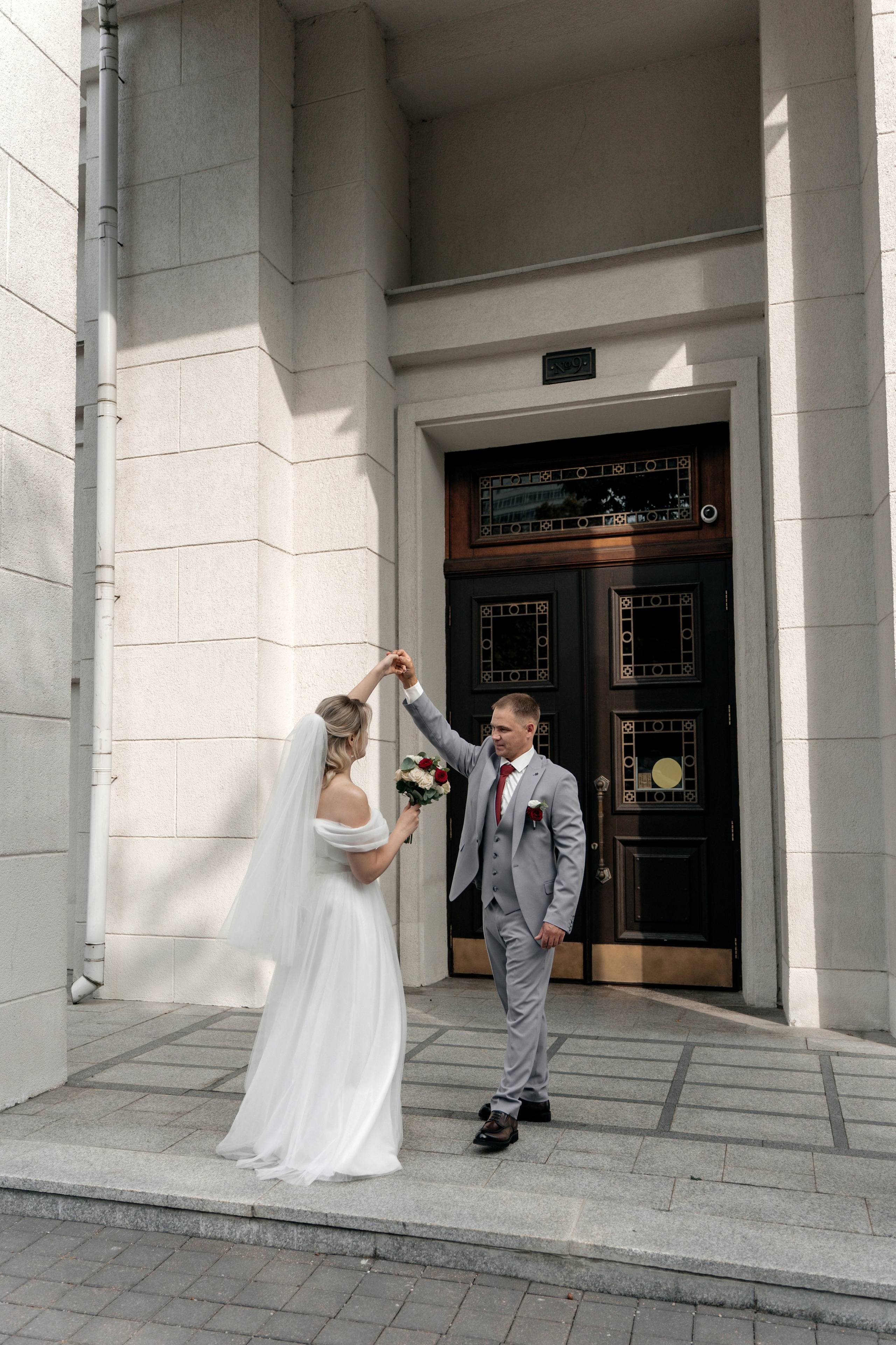 Фотосессия в театре: свадебные моменты. Ваш семейный фотограф в Минске — Вика Трегубова