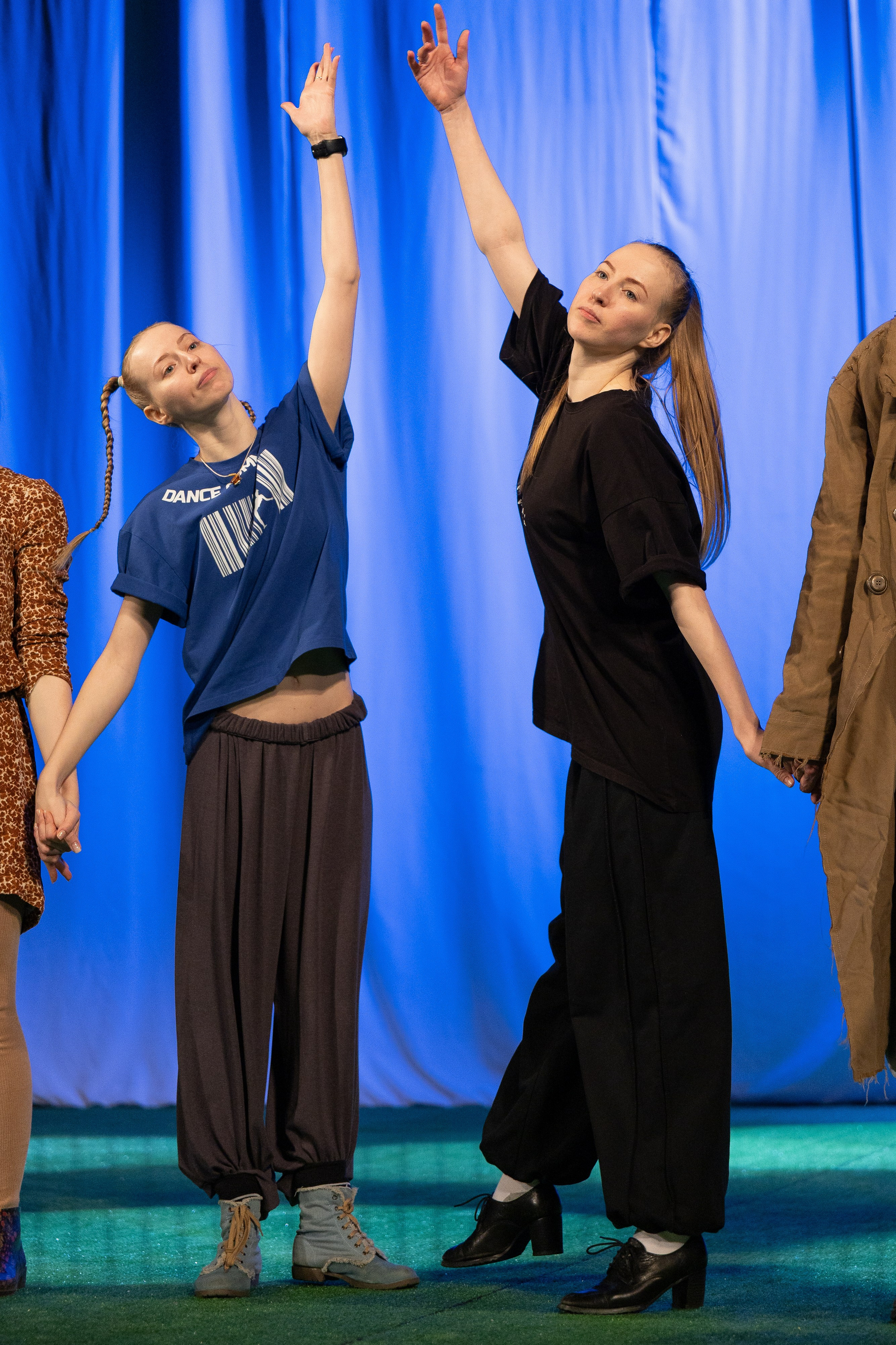 Спектакль Егора Дружинина «Всюду жизнь»