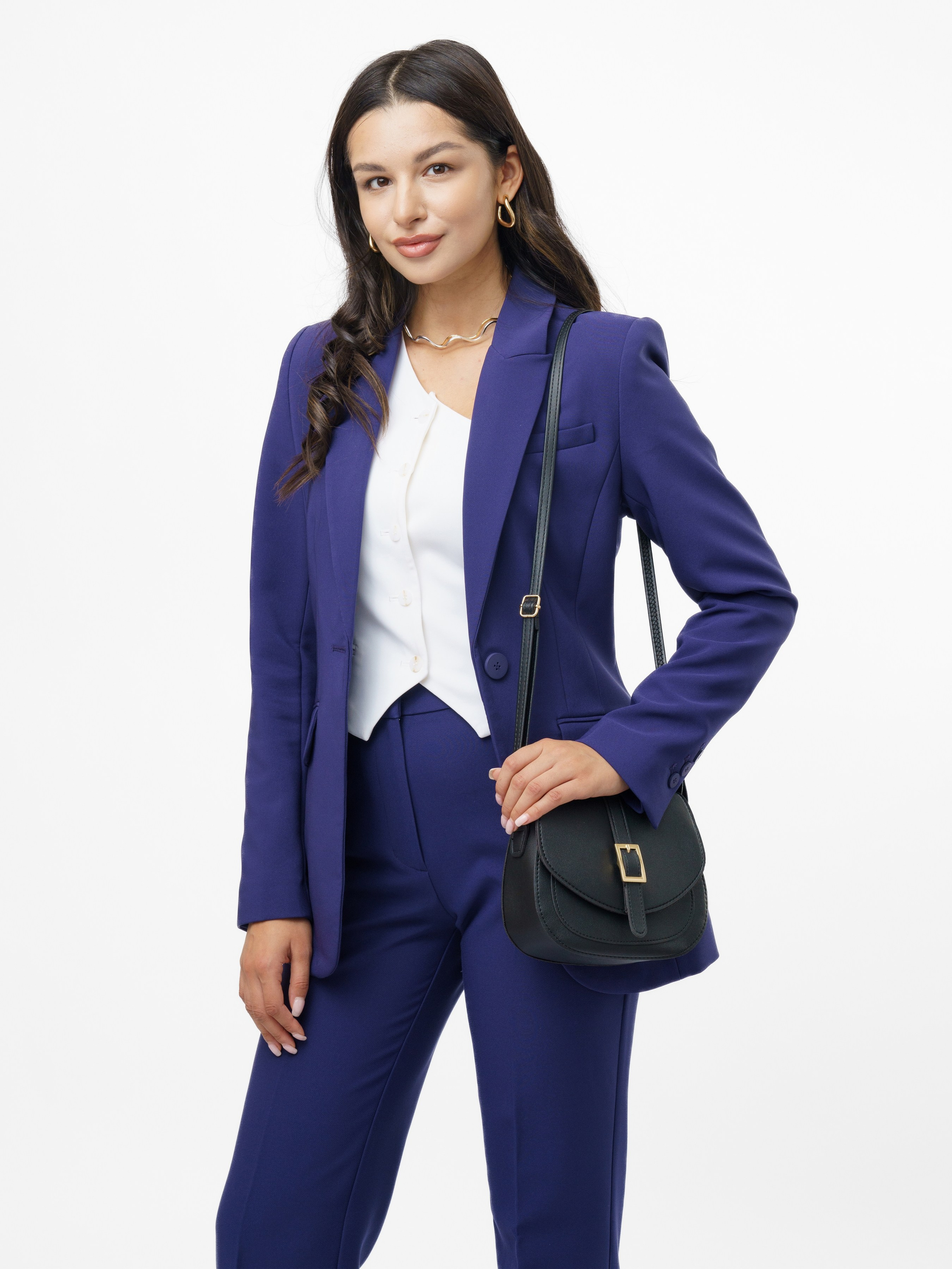 Съемка сумок со стилистом. KED Production — продакшн из СПб. Создаём фото, видео и контент, который помогает брендам и селлерам продавать больше