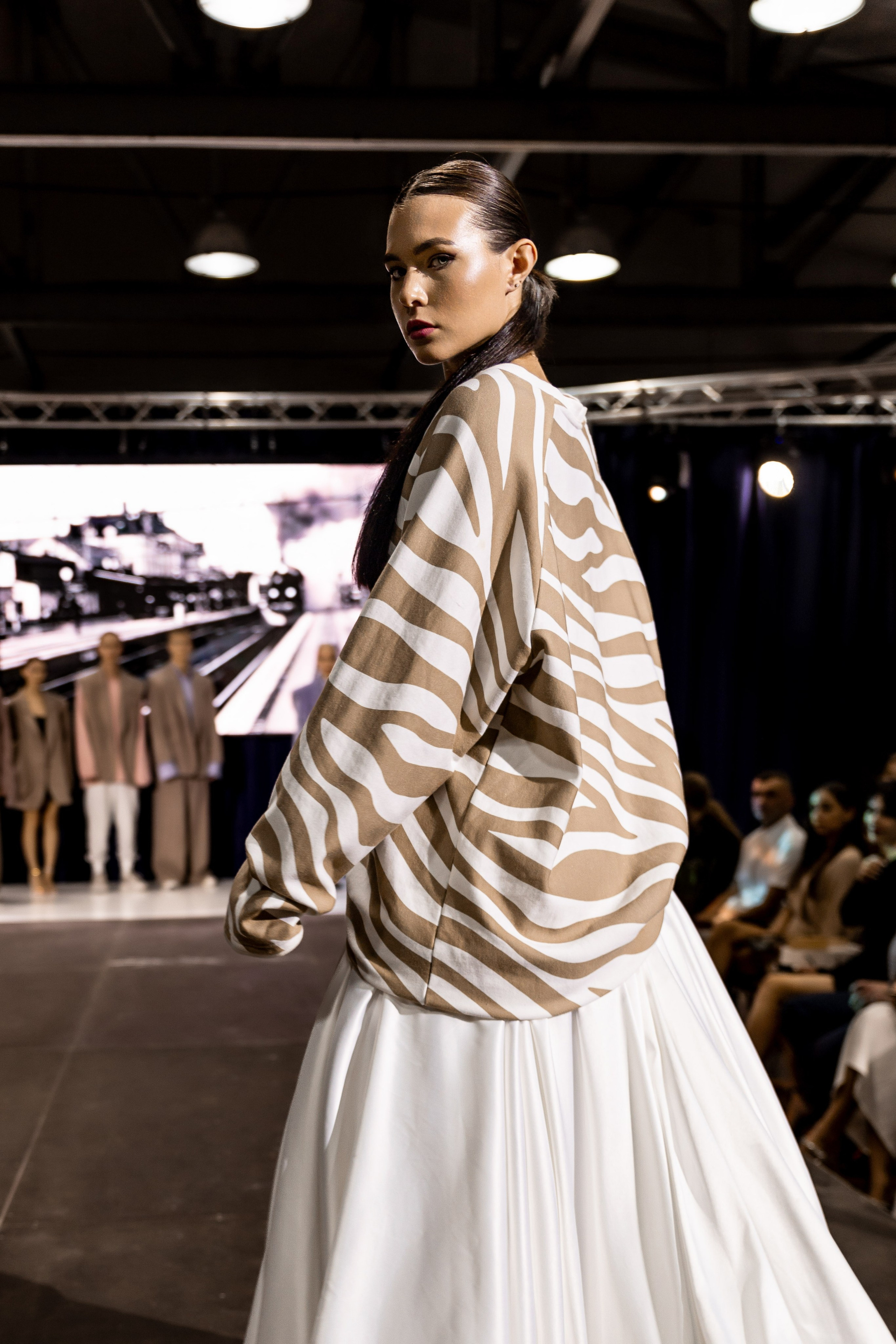 Модное шоу «Fashion V»