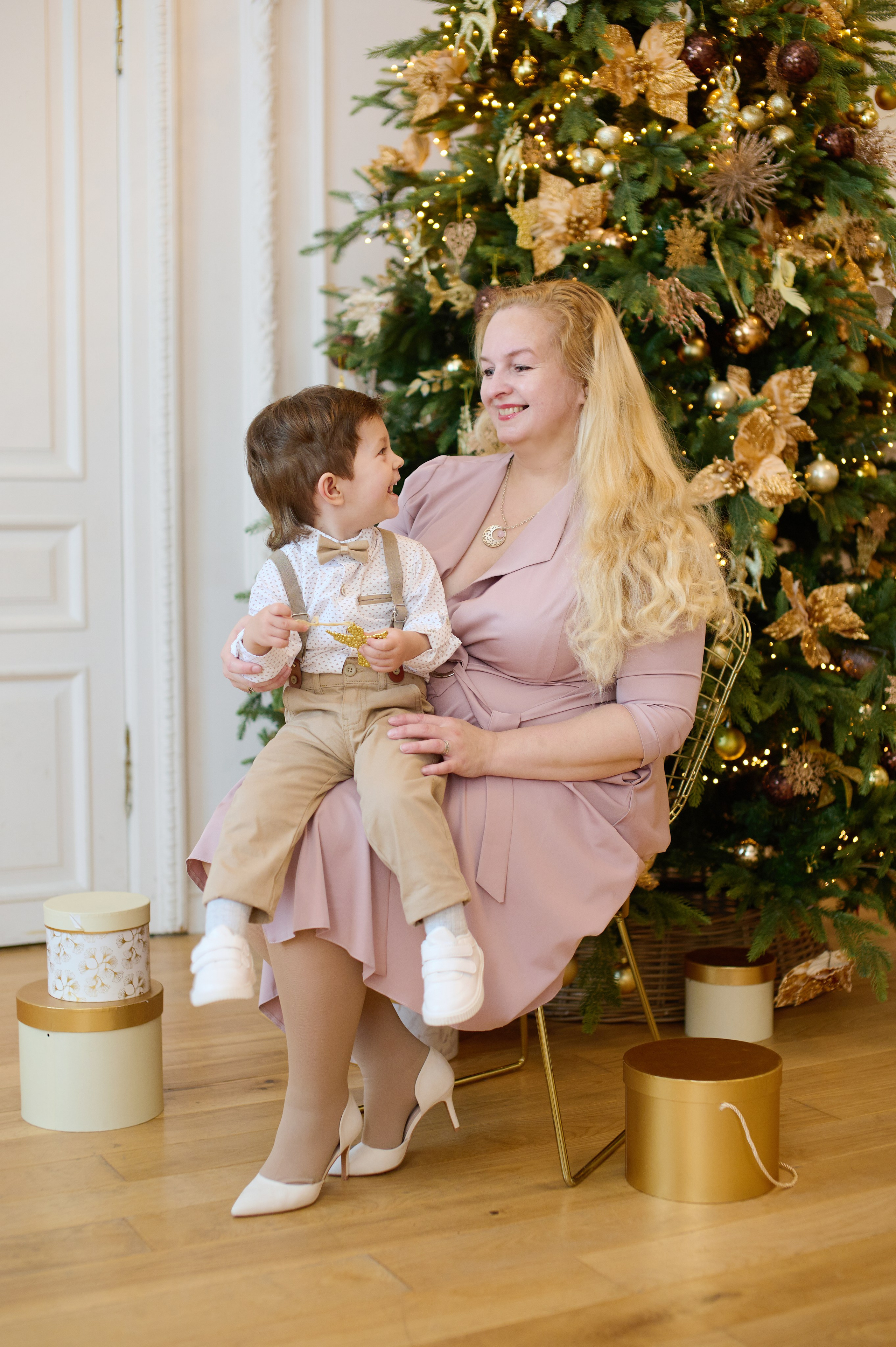 Новогодняя съемка для мам и малышей в студии. Фотограф в Санкт Петербурге Александра Вильдгрубе