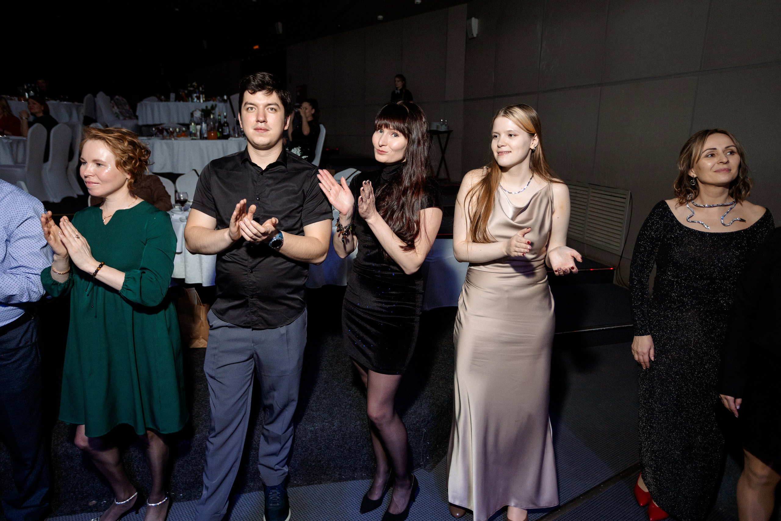 РЕПОРТАЖ: НОВЫЙ ГОД В ДК МЕТАЛЛУРГ. Профессиональный фотограф в Ижевске Леша Петров