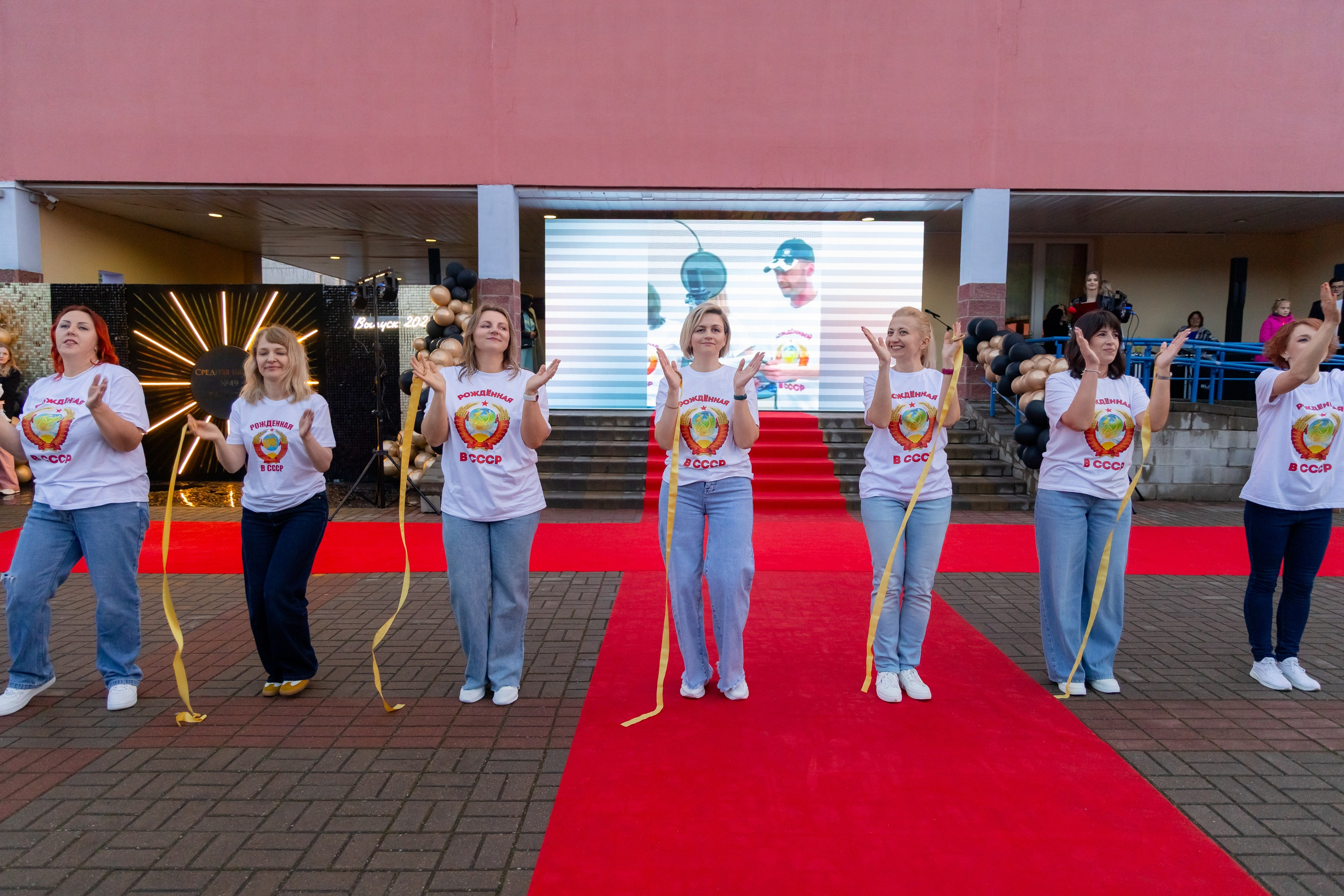 Школьный выпускной 2025 год в Минске, Беларуси. Свадебный фотограф в Минске/Беларуси Сергей Спиридонов