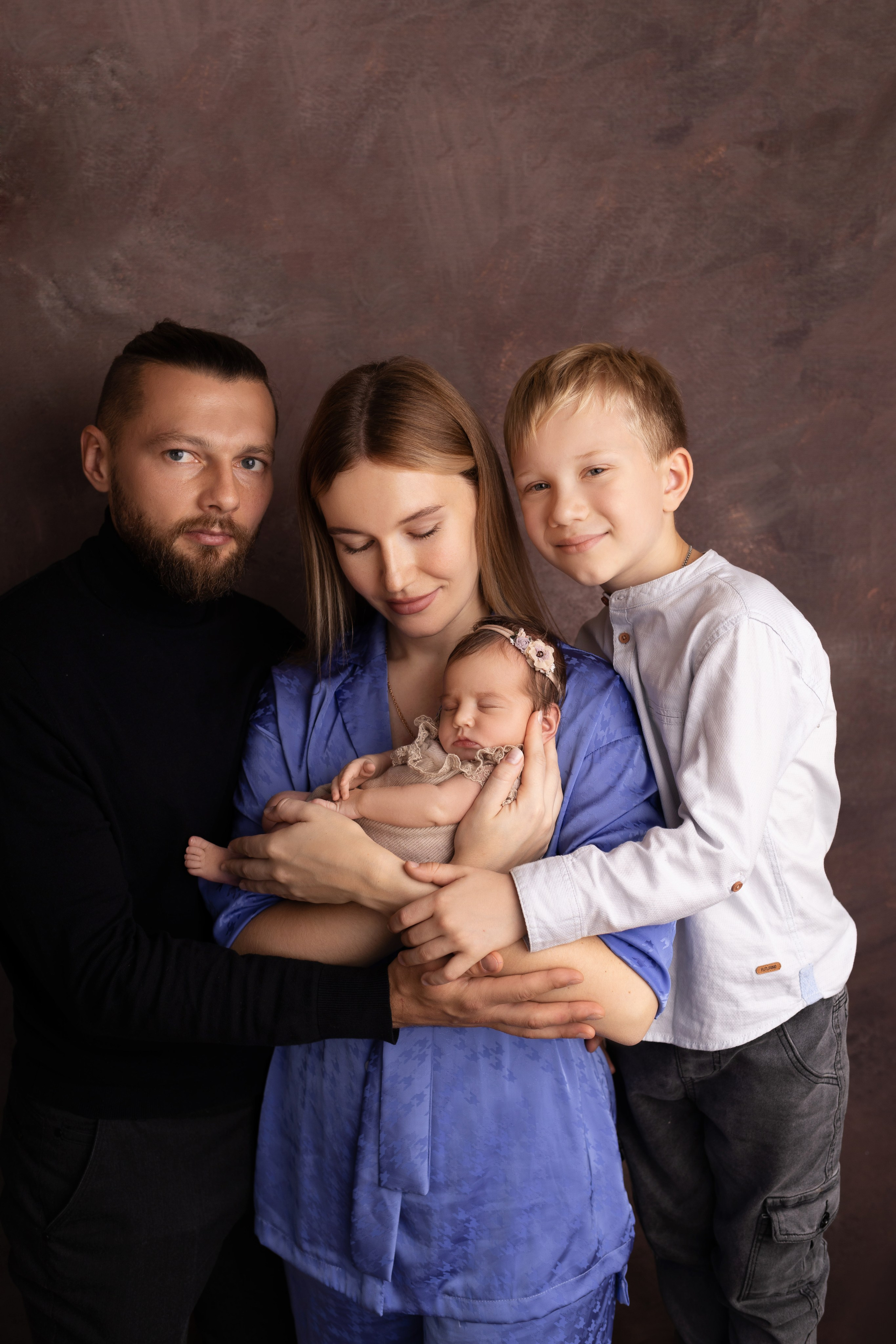 Семейные кадры от Elvira Kamaeva. Фотограф новорожденных малышей в Омске и Омской области Эльвира Камаева