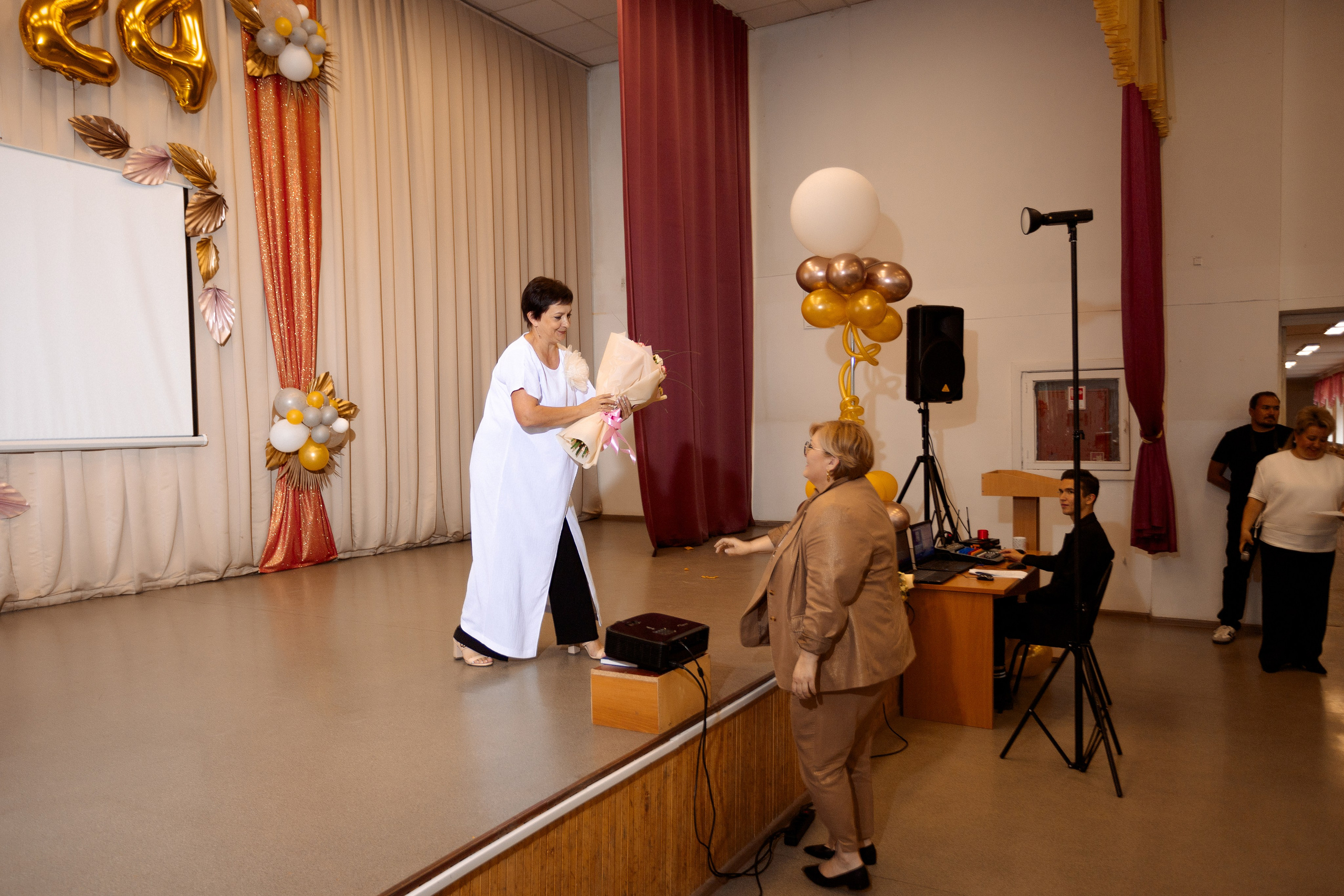 ВРУЧЕНИЕ АТТЕСТАТОВ: Пример. Все фото. Профессиональный фотограф в Ижевске Леша Петров