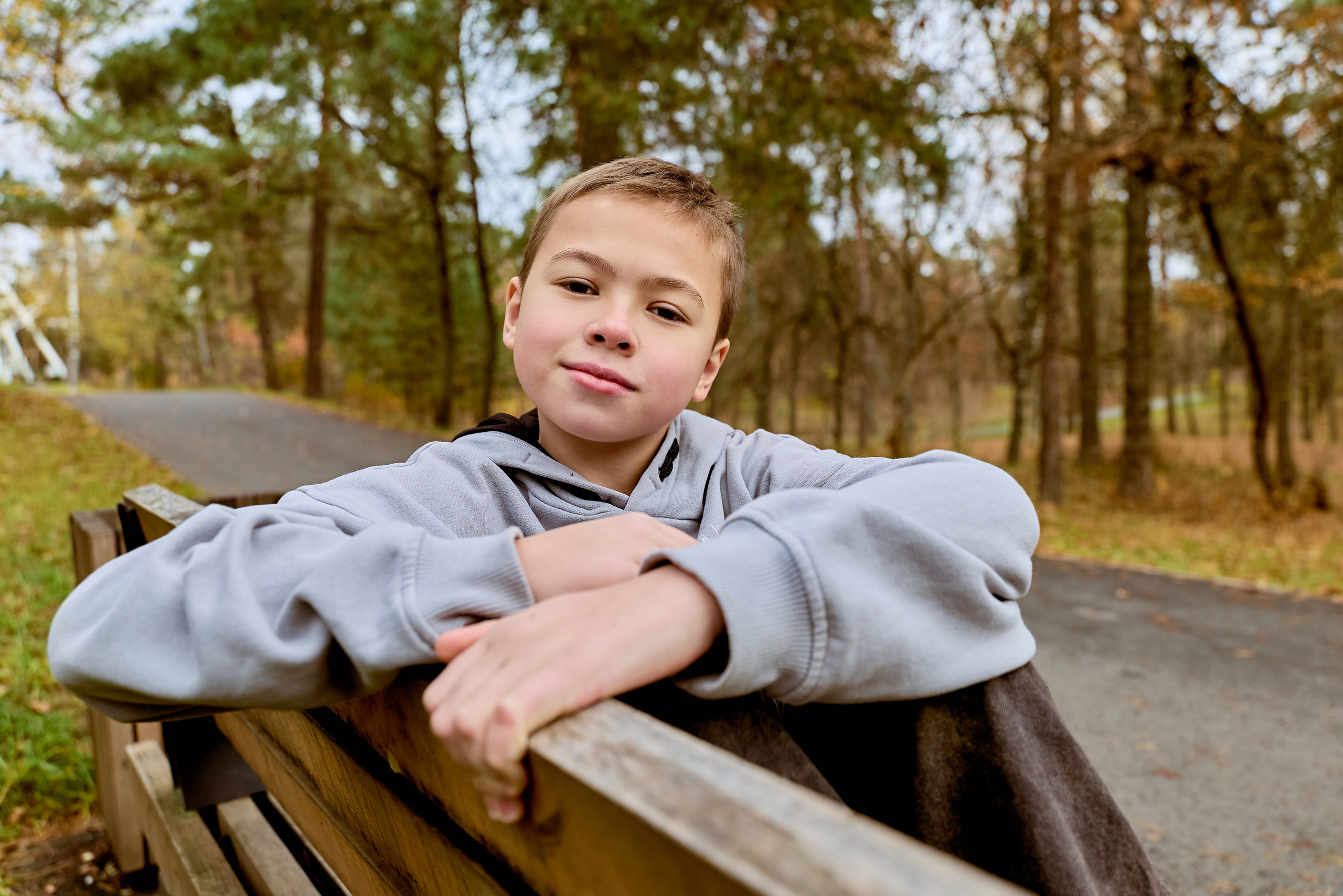 Школьная фотосессия в городском парке Дзержинск Православный портретный и детский фотограф Николай Голованов