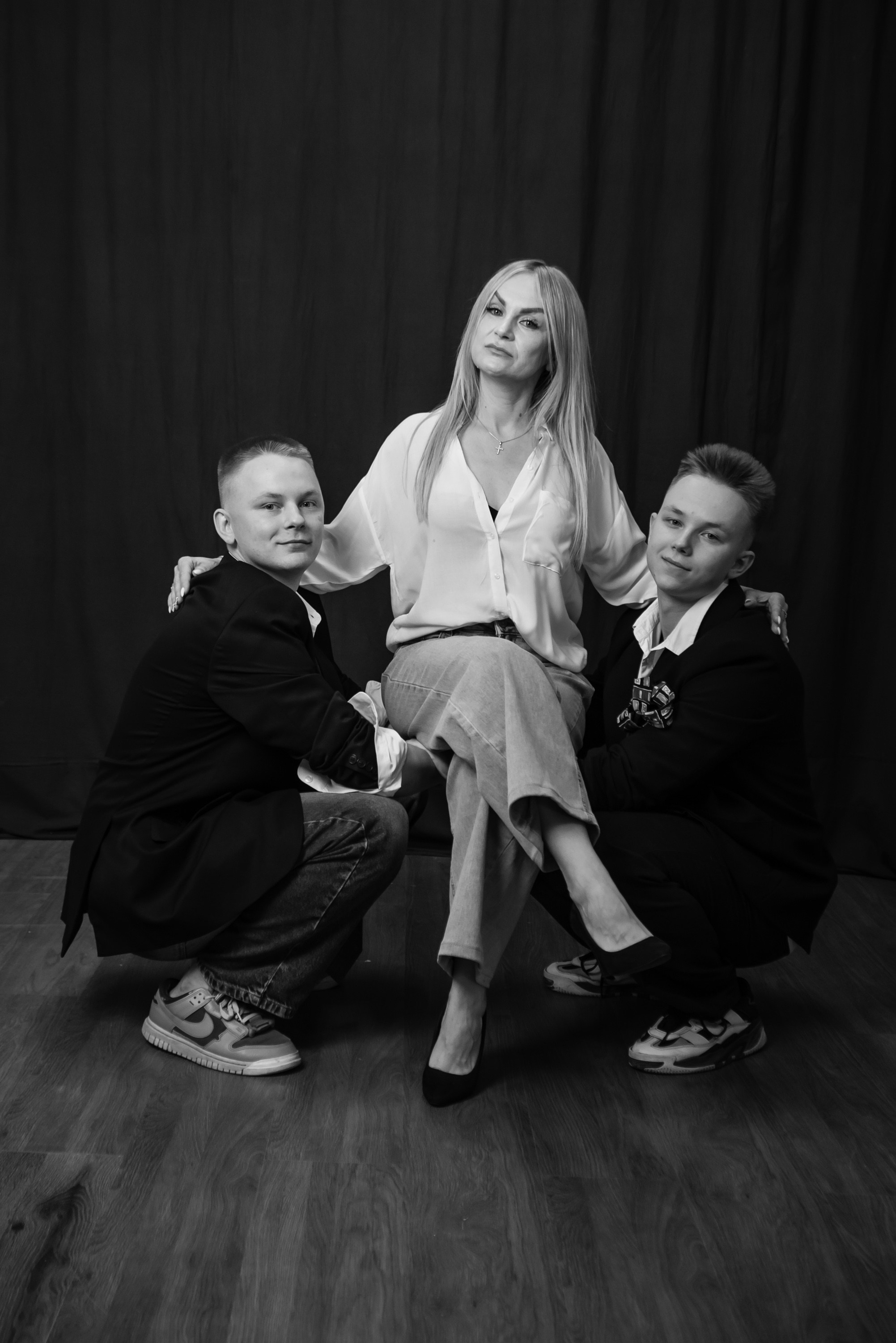 Семейная съемка в студии. Фотограф Тула творческие фотосессии недорого Ольга Ромашина