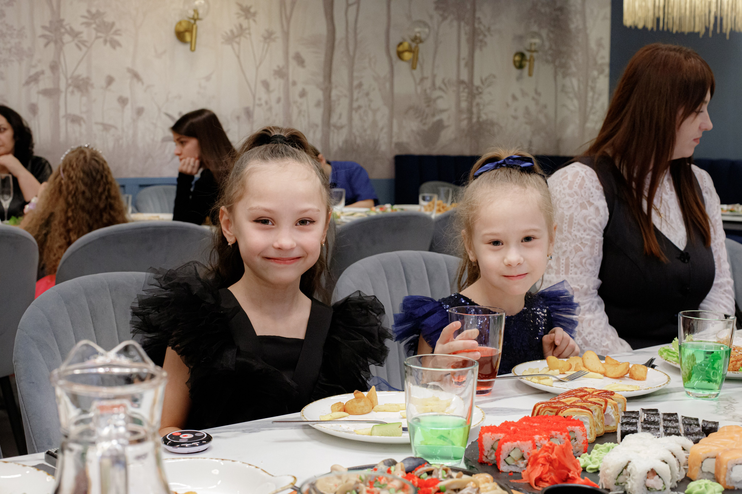 ASIA'S BIRTHDAY PARTY. Photokarish