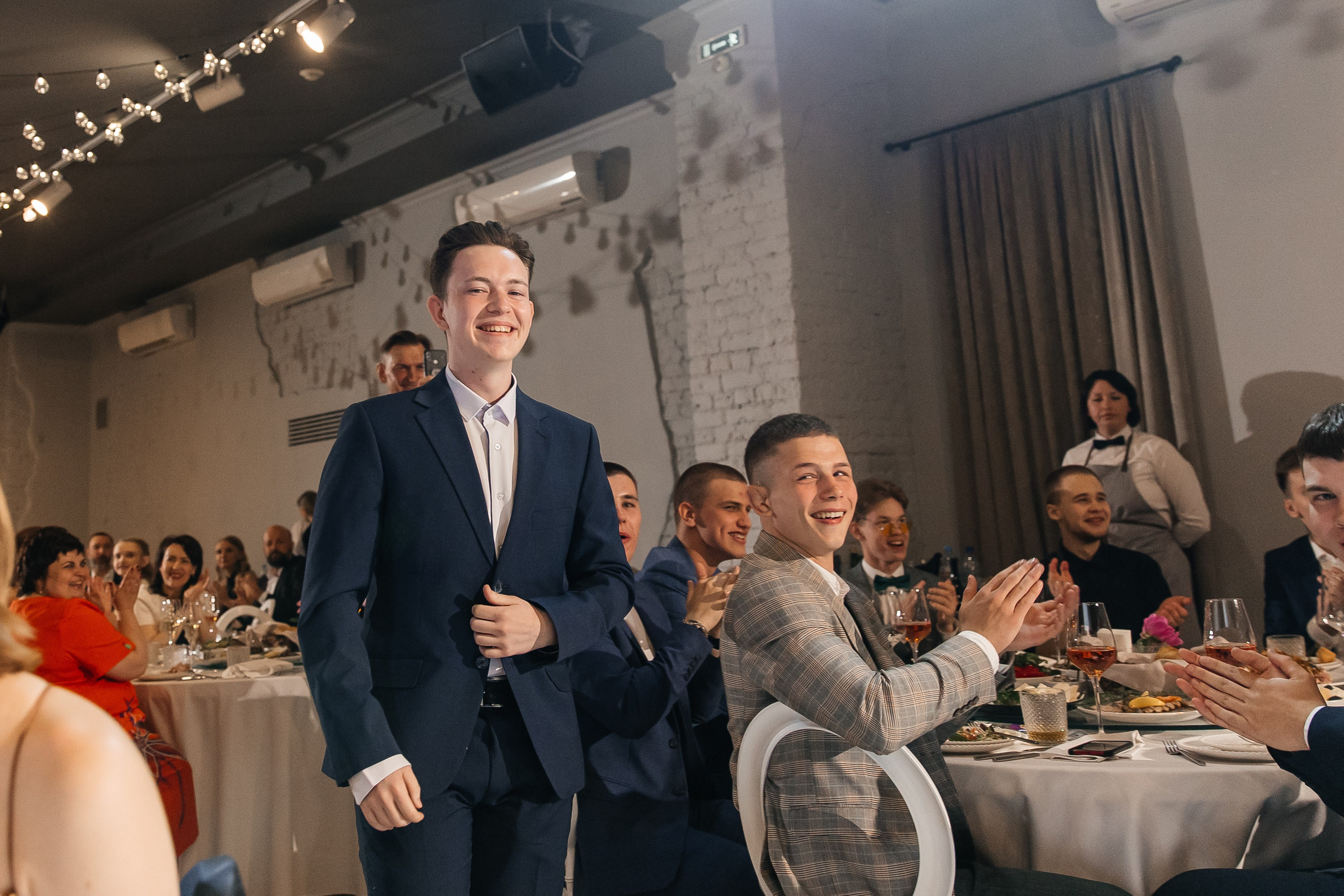 2023-06-23 Выпускной МБОУ СОШ № 10. Фотограф в Красноярске