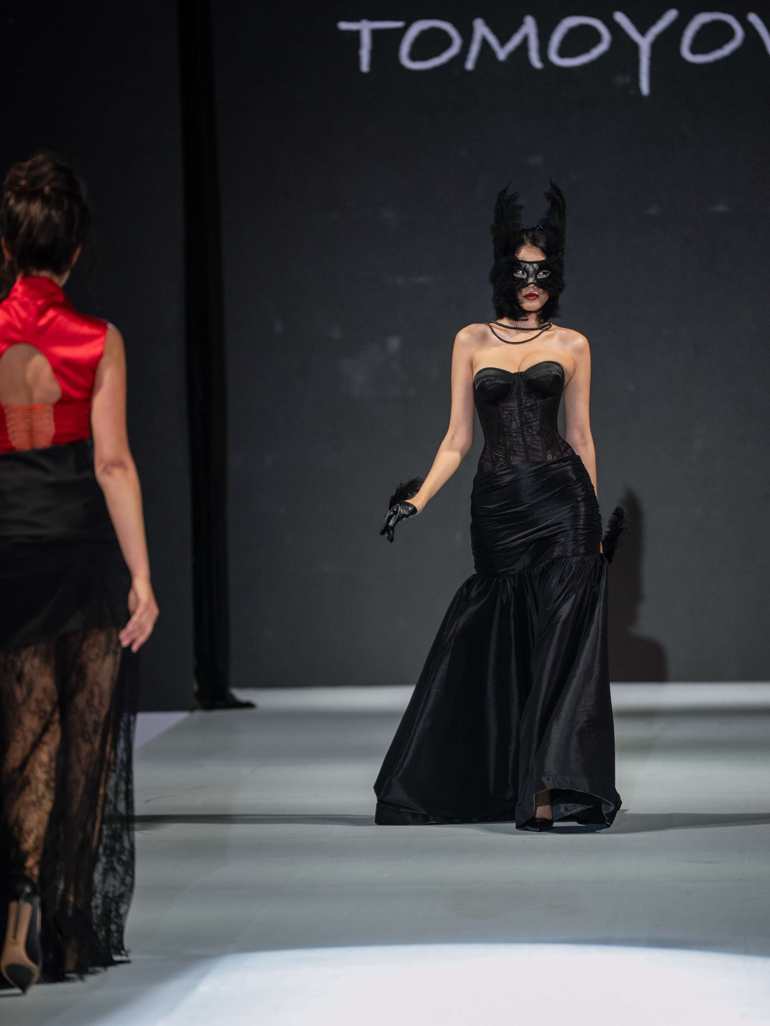 Eurasia Fashion Week Tomoyov. Сайт Алматинского НЮ АРТ, будуар и фэшн фотографа Дениса Карпенко