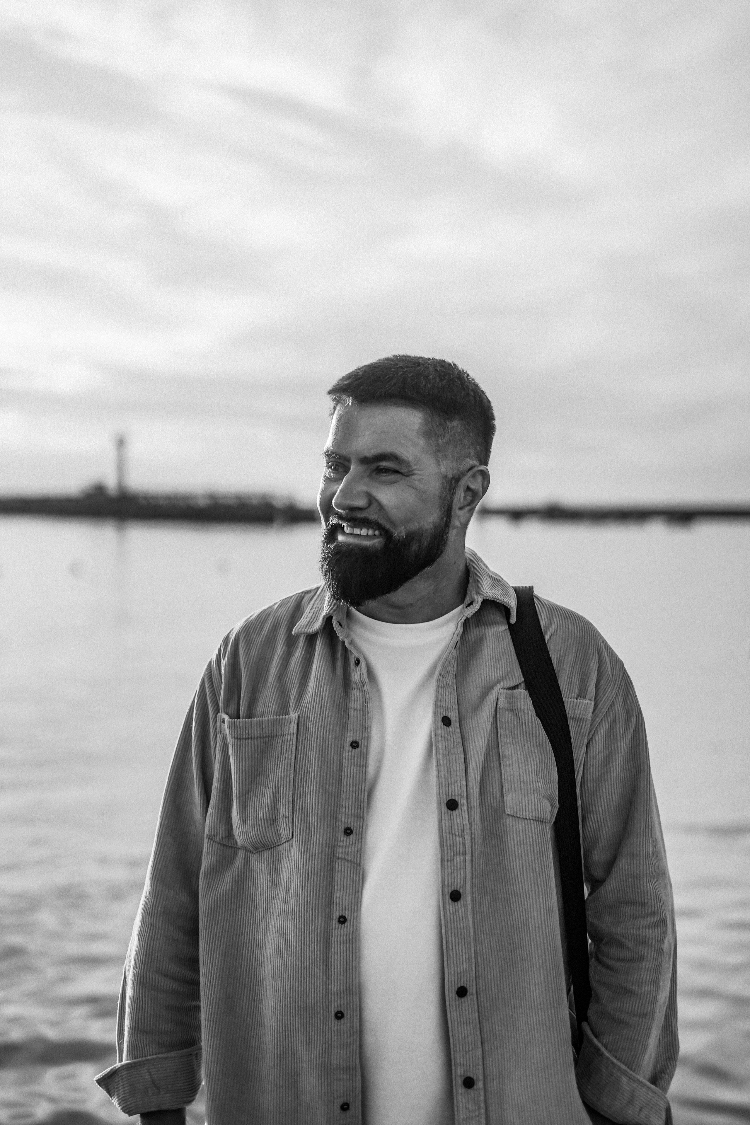 Фотосессия для Николая в морпорту и на ж/д вокзале Сочи. Фотограф в Сочи и Абхазии | Фототуры | September Air