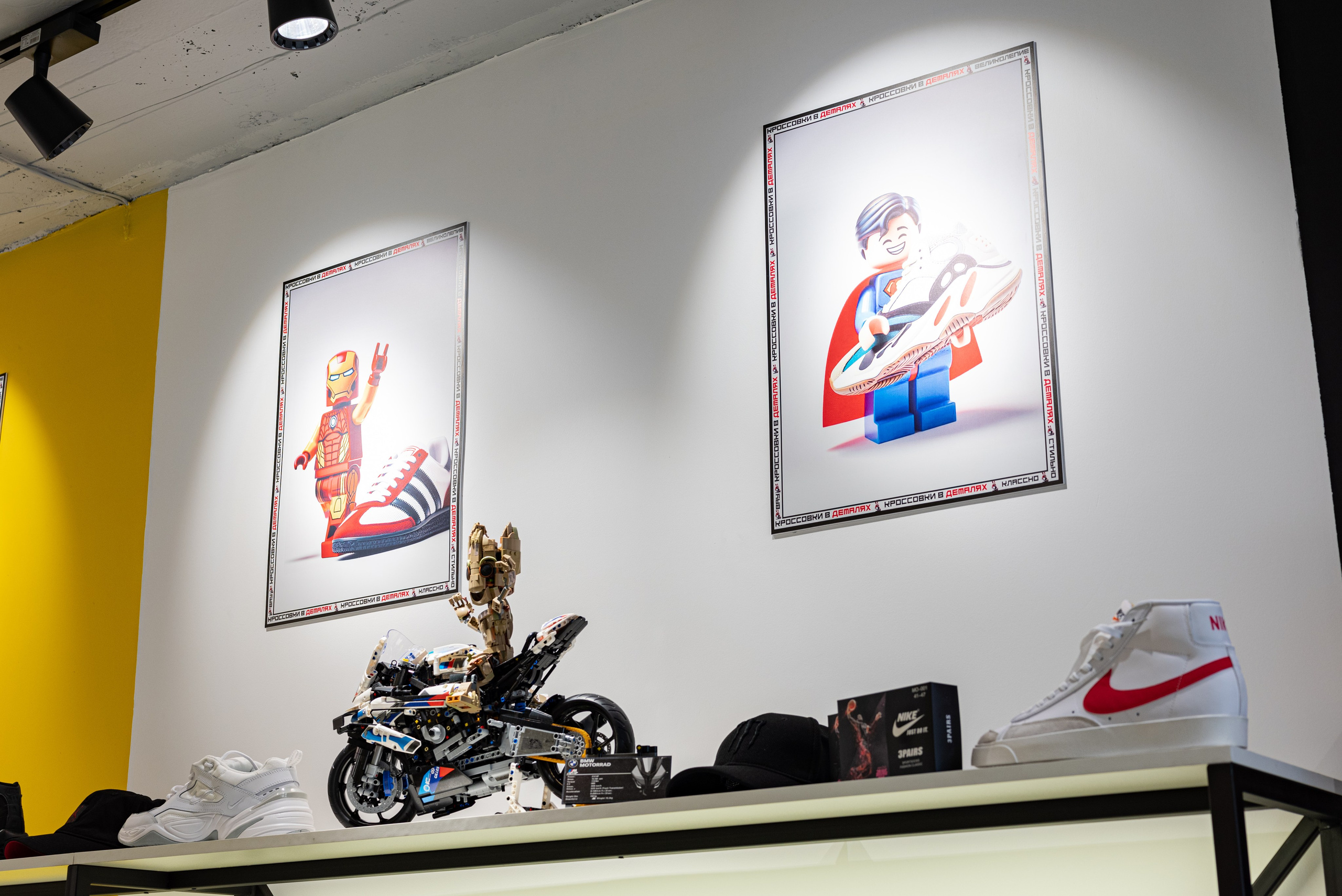 Интерьер. Магазин кроссовок. Предметный фотограф, фото для маркетплейсов Пятигорск, КМВ