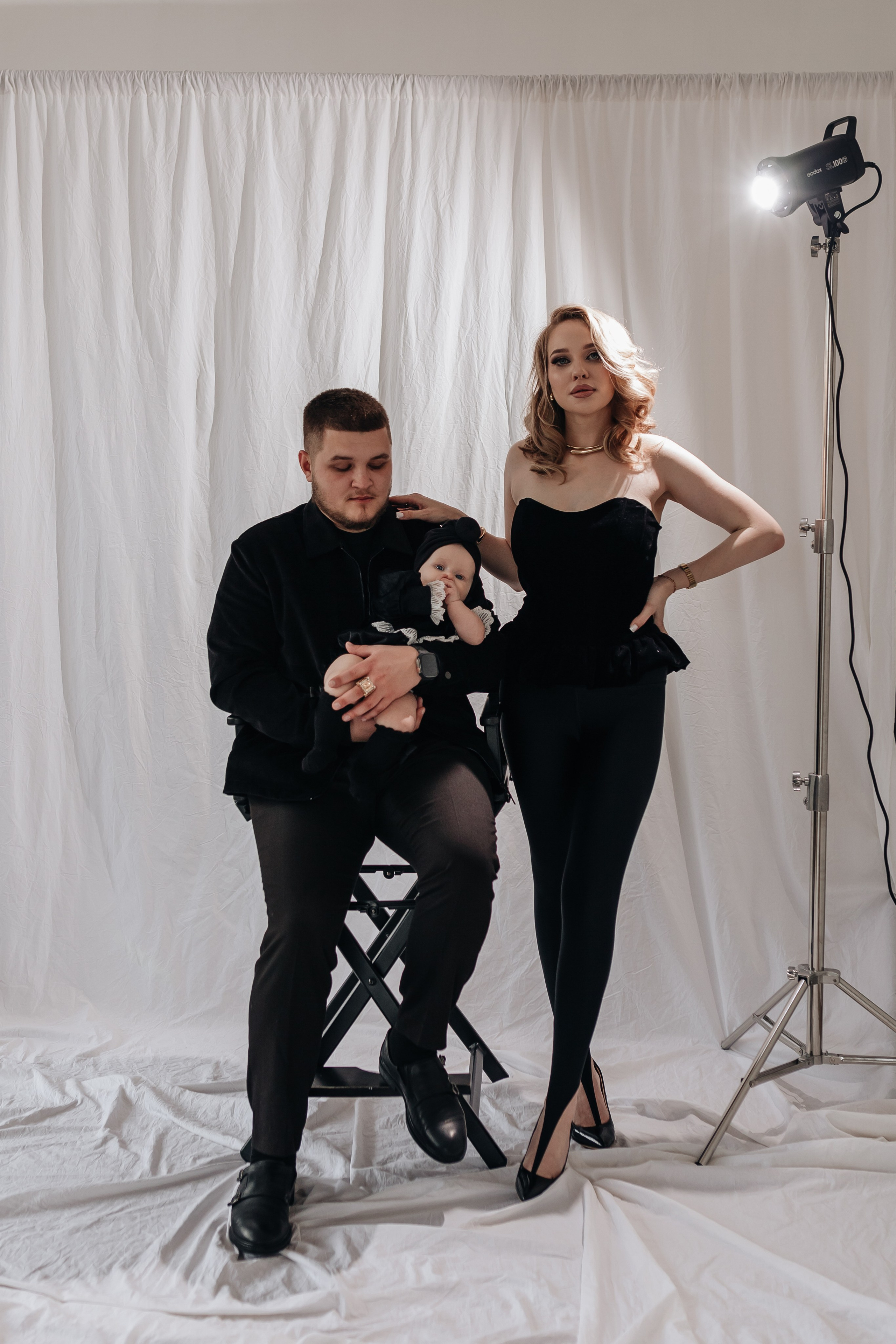 Семейная съёмка в студии. Фотограф Трифон Мира