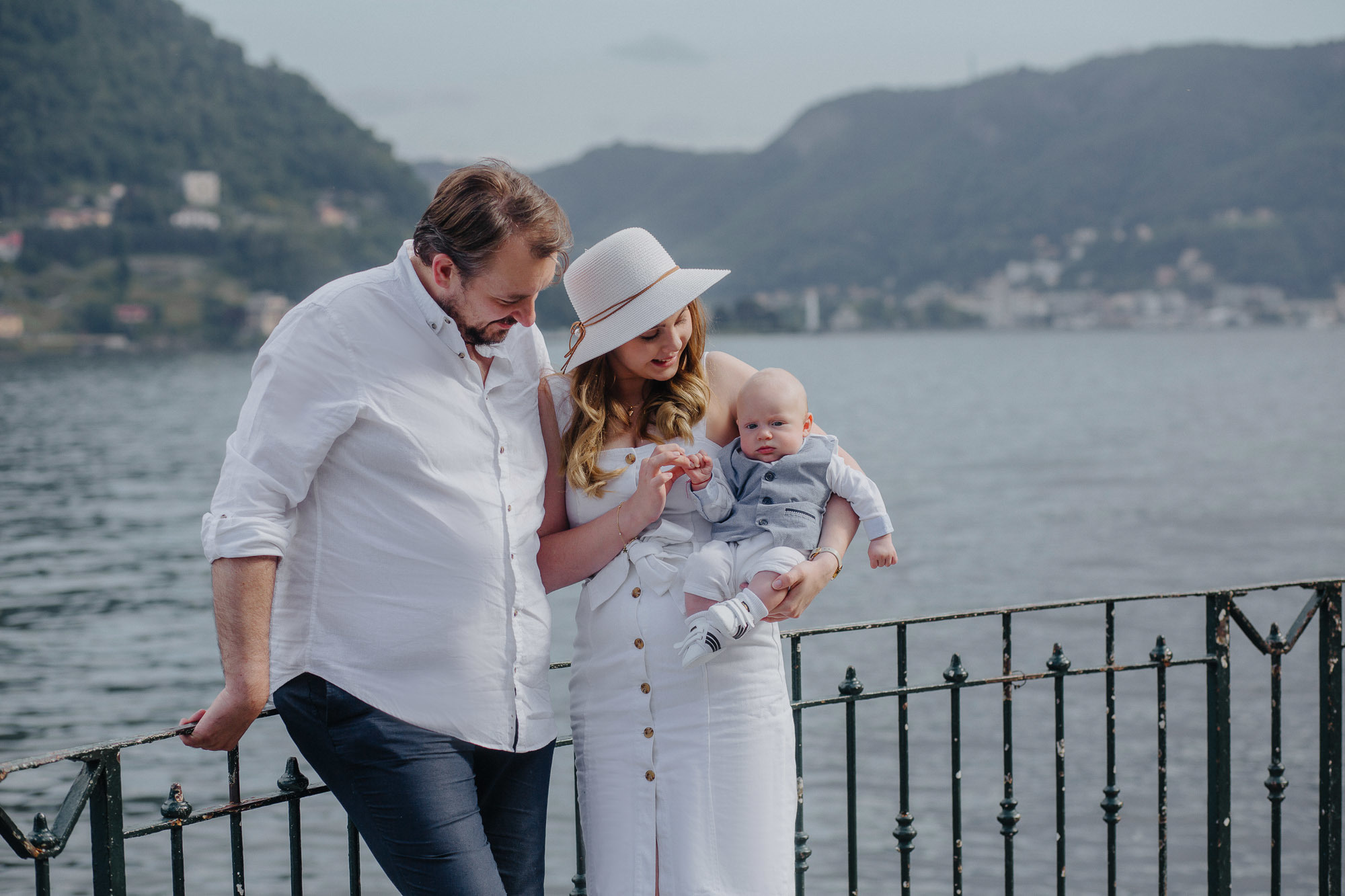 Roberto + Svetlana + Max / FAMILY / Como. Photographer and videographer for wedding in Italy: Rome, Milan, Venic