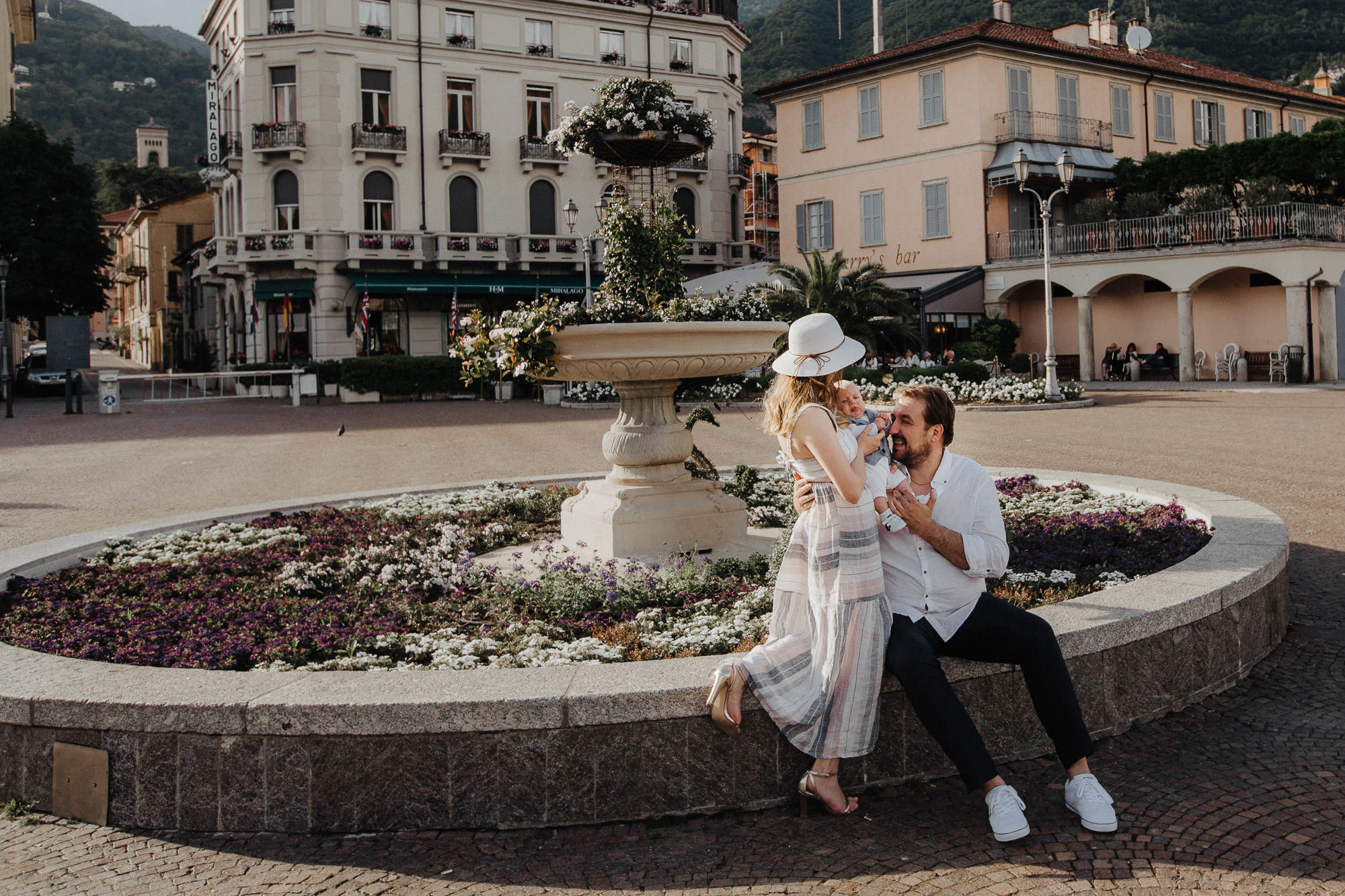 Roberto + Svetlana + Max / FAMILY / Como. Photographer and videographer for wedding in Italy: Rome, Milan, Venic