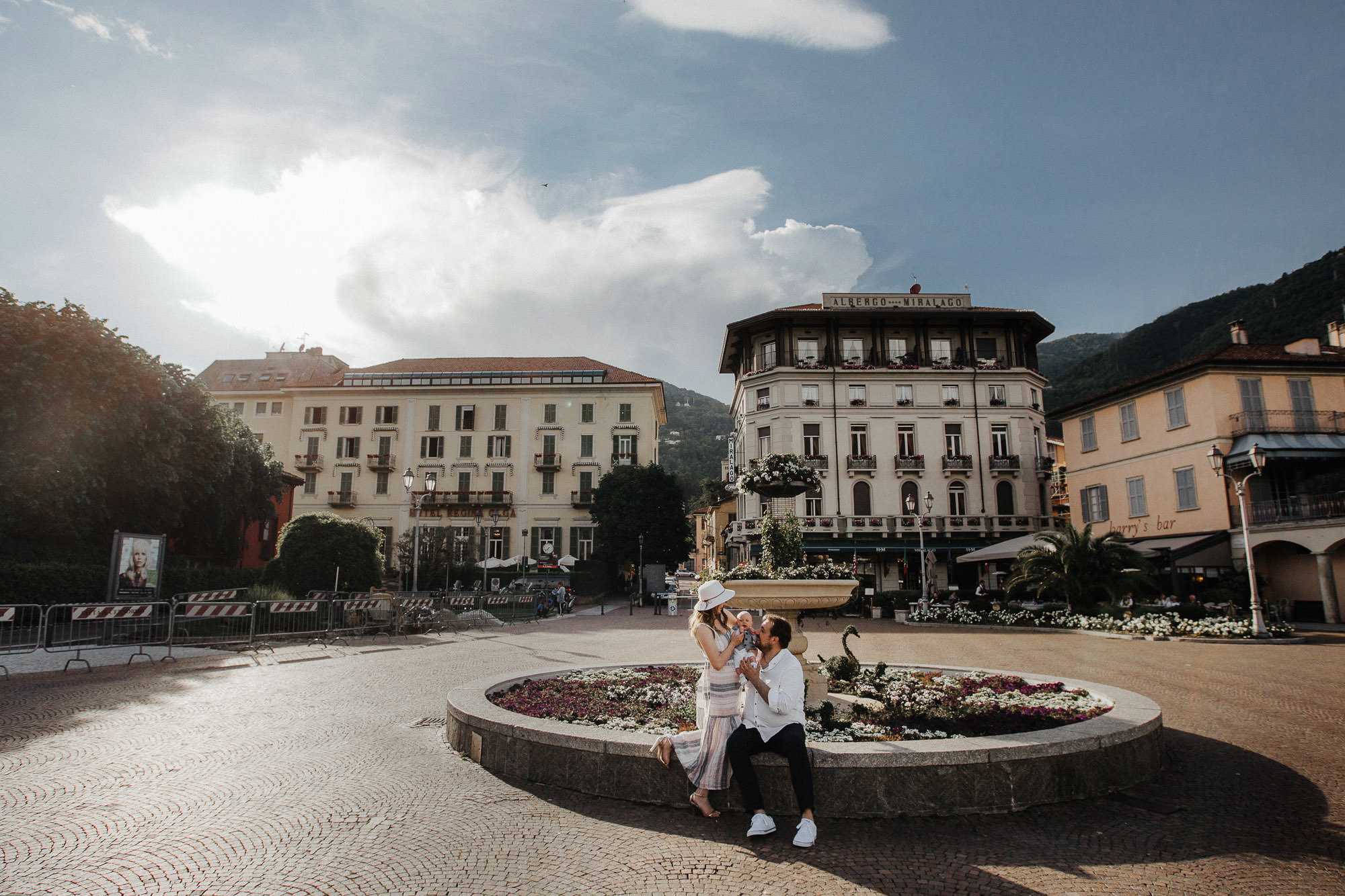 Roberto + Svetlana + Max / FAMILY / Como. Photographer and videographer for wedding in Italy: Rome, Milan, Venic