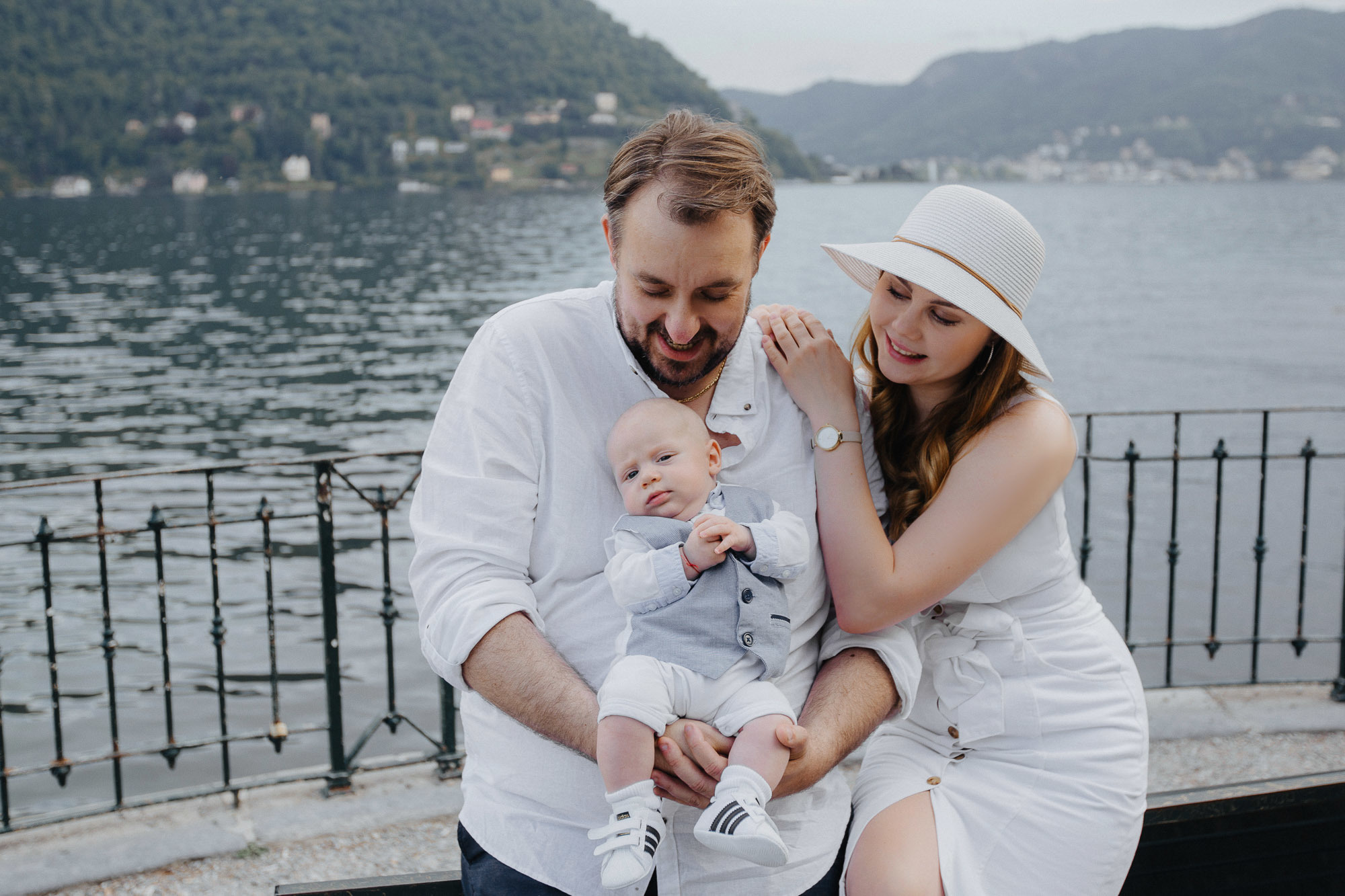 Roberto + Svetlana + Max / FAMILY / Como. Photographer and videographer for wedding in Italy: Rome, Milan, Venic