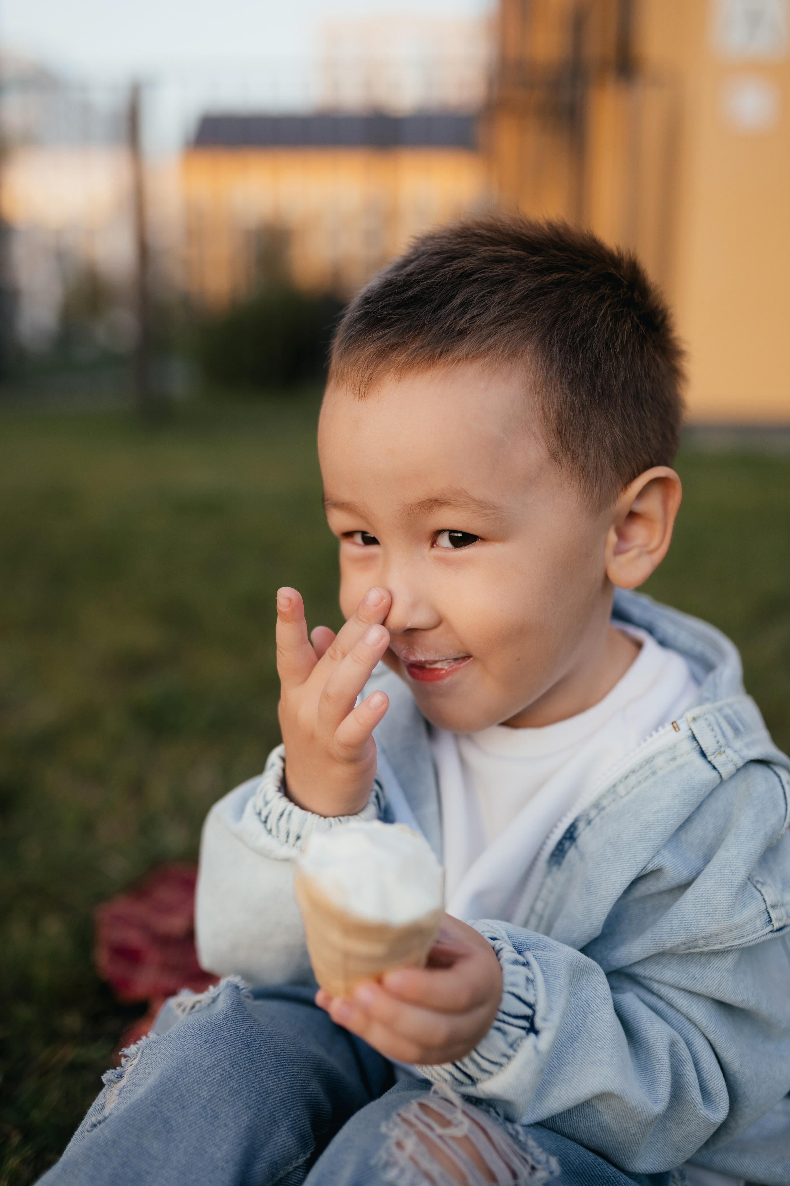 Прогулка в своем дворе. Семейный фотограф в Тюмени  Утенкова Юлия