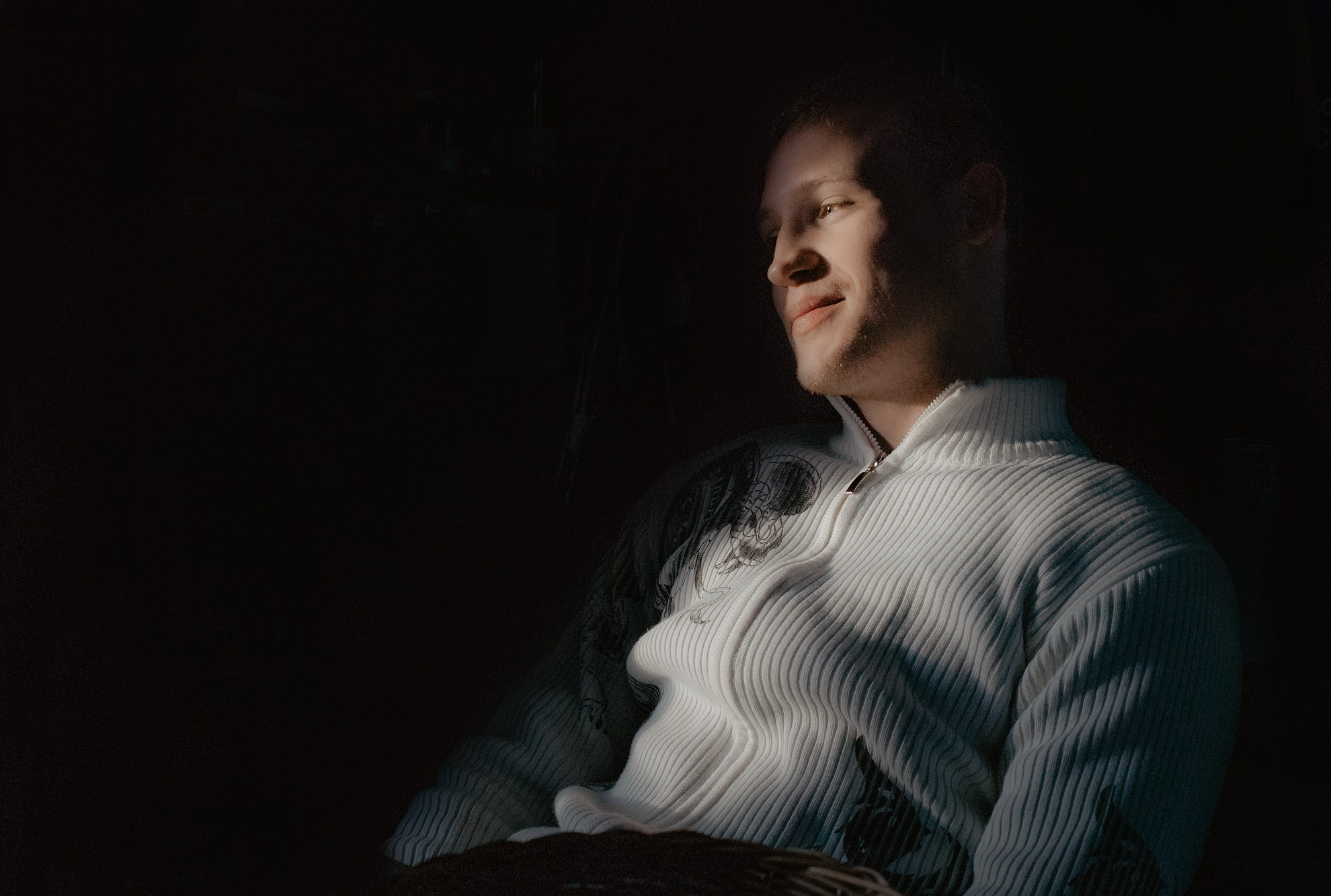 It's a Man's Man's Man's World. 2010- 2025. Фотограф Cyberkyrie