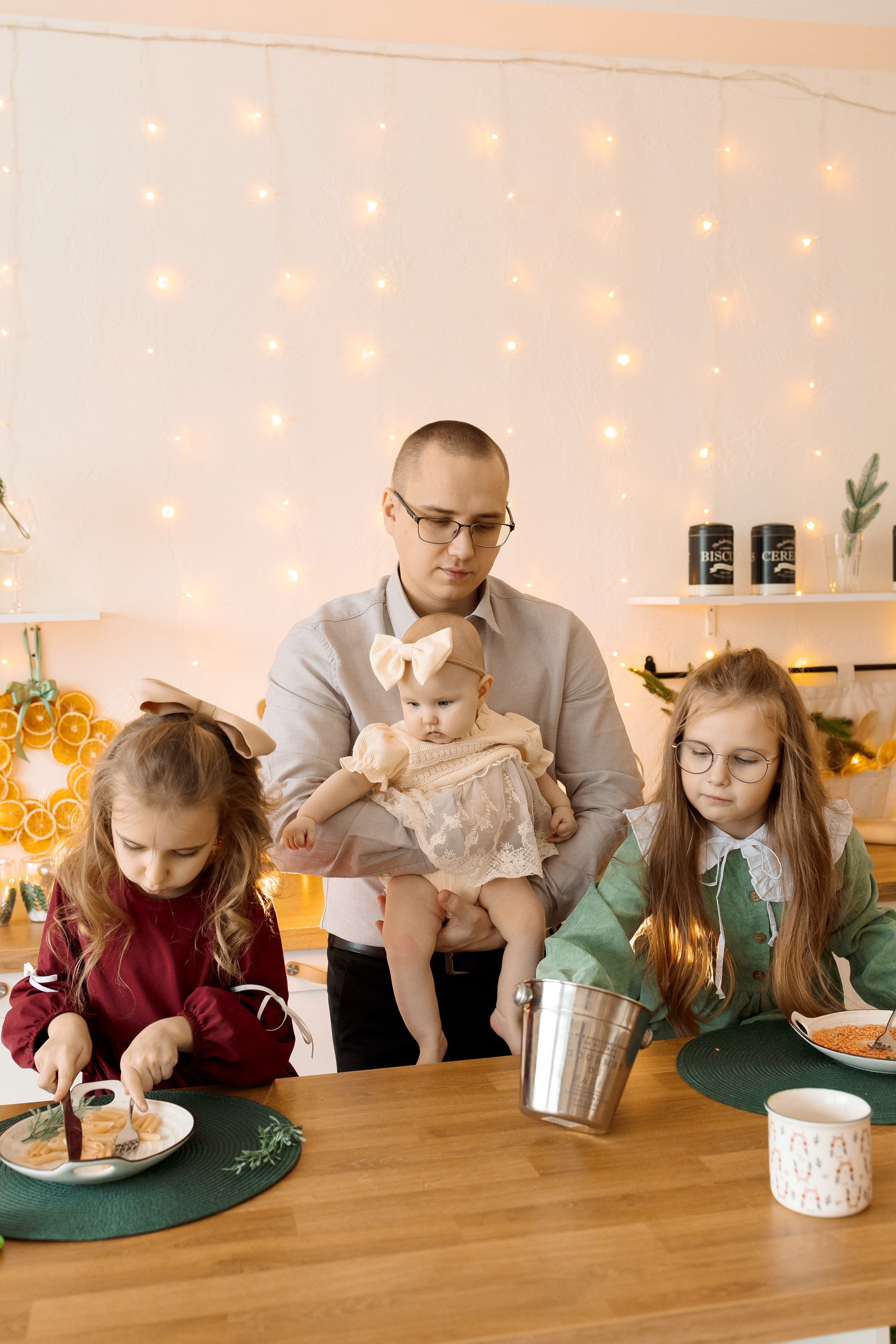 Новогрдняя семейная фотосессия с дочками. Семейный Фотограф в Москве Евгения Симоненко