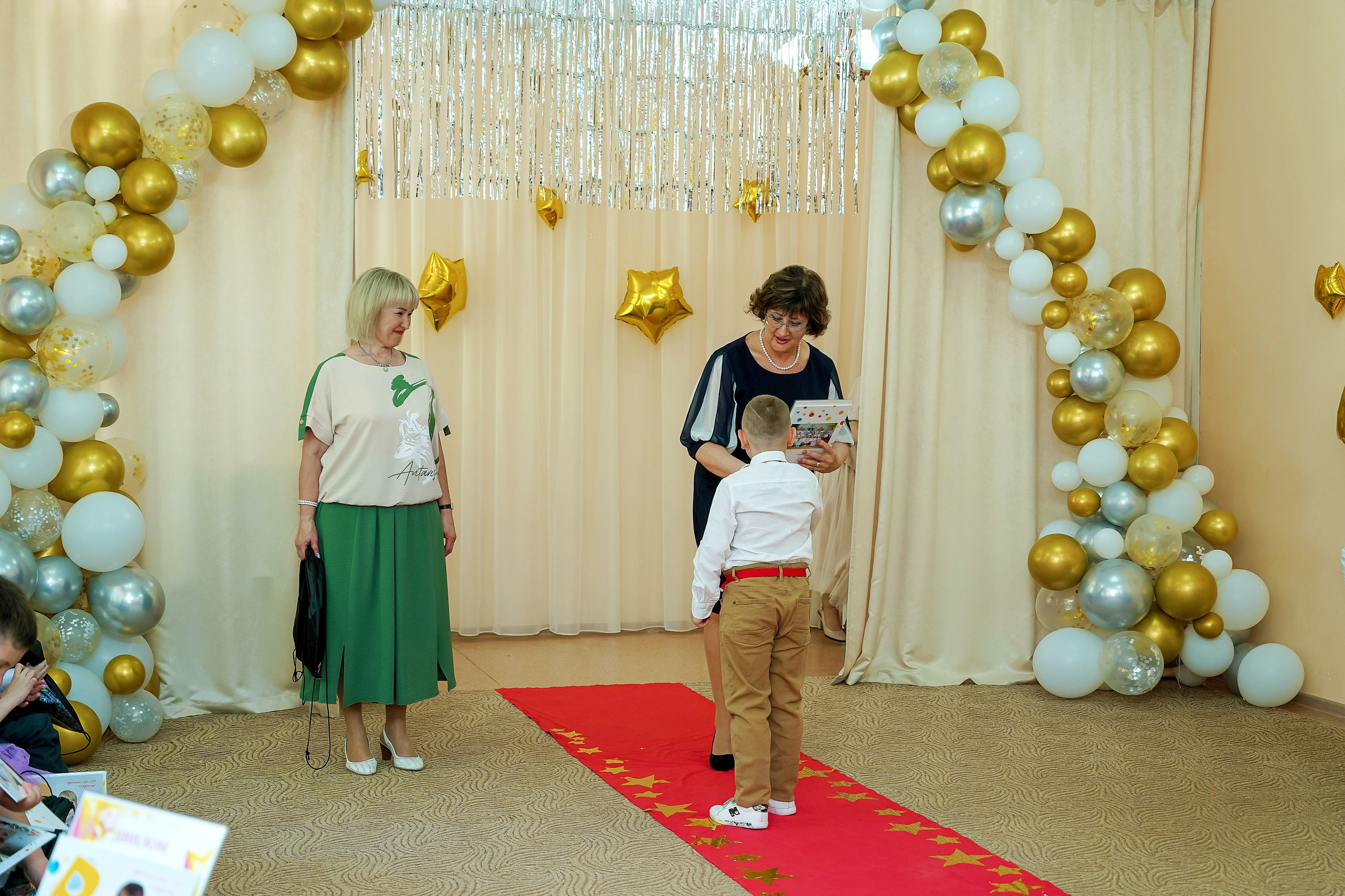 Фотосъемка видеосъёмка фотограф видеооператор новогодних утренников  в. Фотограф, видеооператор Нина Коршунова