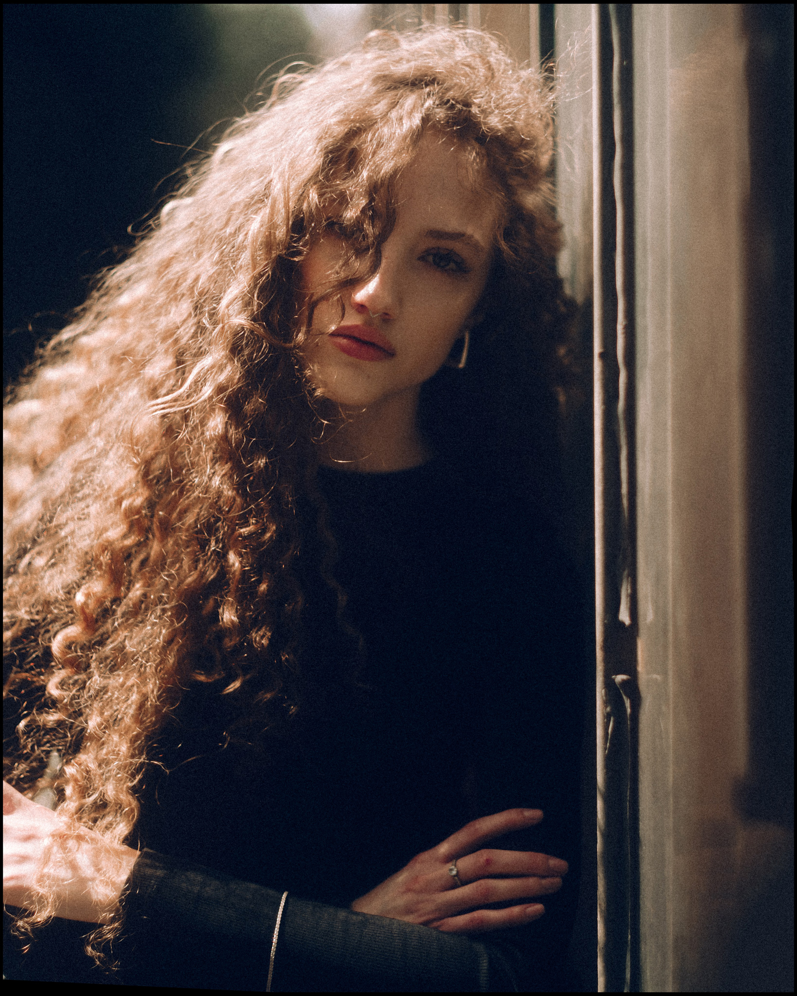 Прогулочная фотосессия в саду в Петербурге