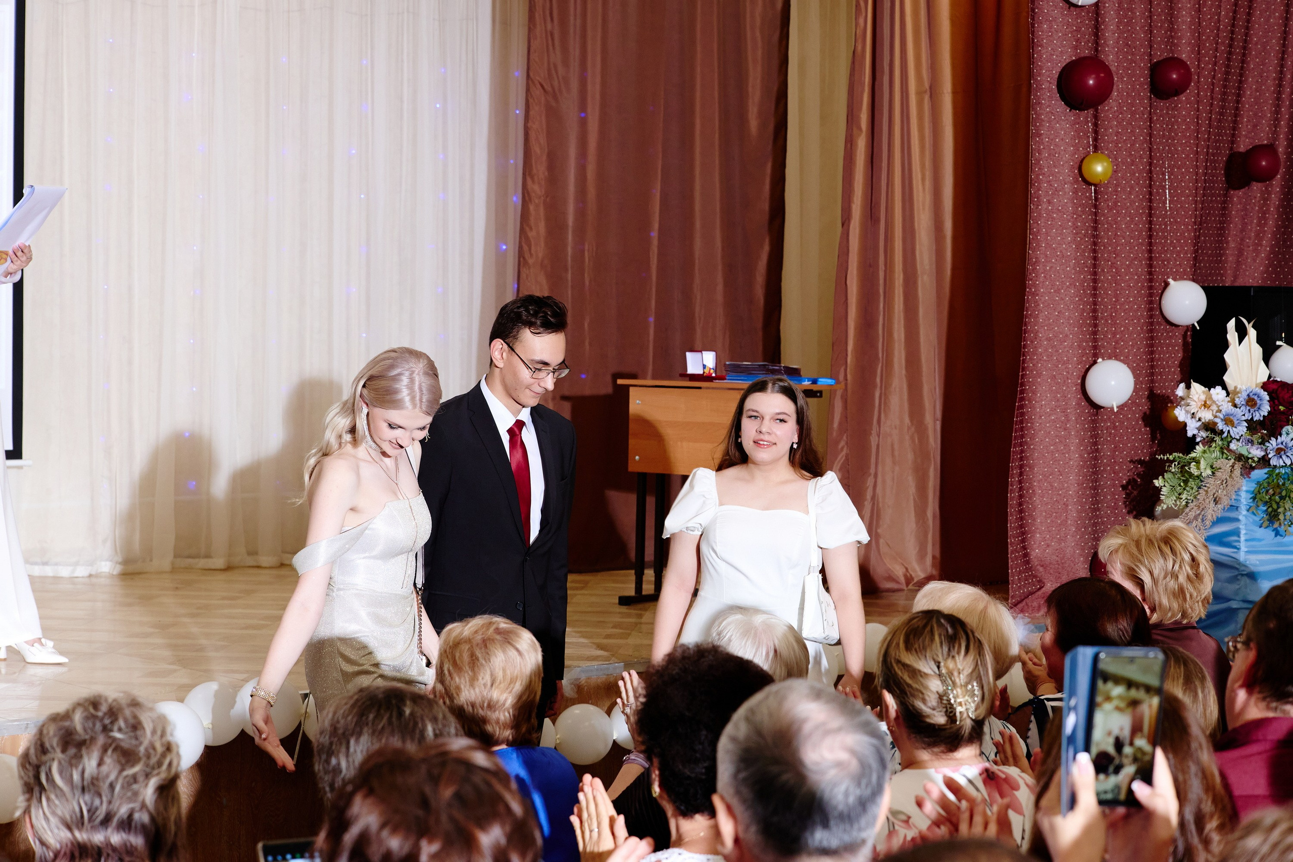 Выпускной 35 Сош. Фотограф Выпускные альбомы Таганрог Сергей Коробченко