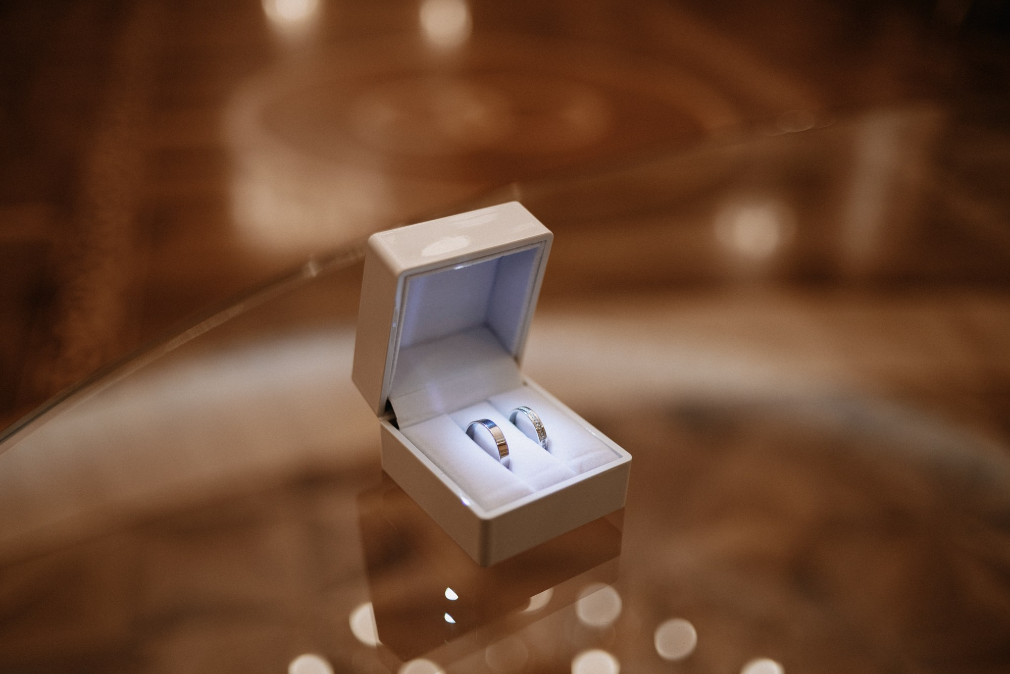 Свадебный фотограф в Тюмени — Фотосессия Максима и Лизы на крыше и в студии. Портретный фотограф Тюмень Дарья Мустафина