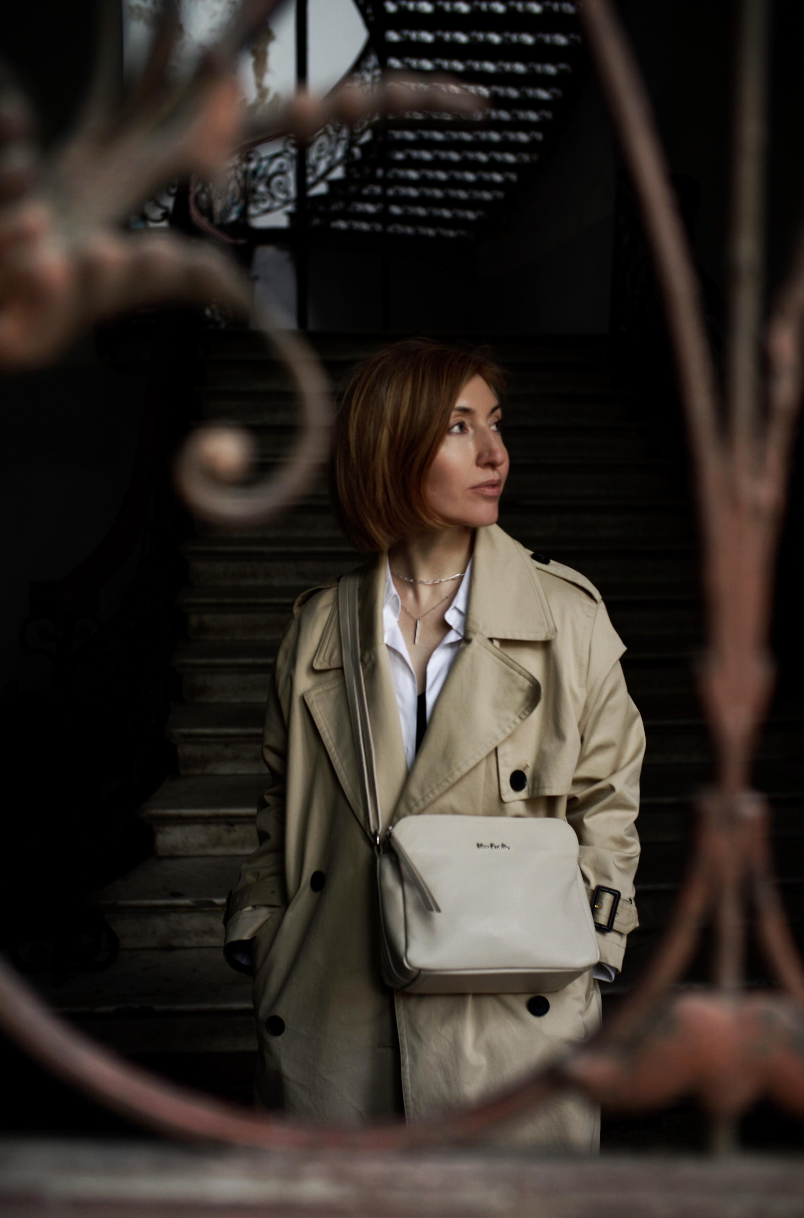 …история о парадных, глицинии, черно-белом кино и Маше. Марковы: фото, видео, кино и книги