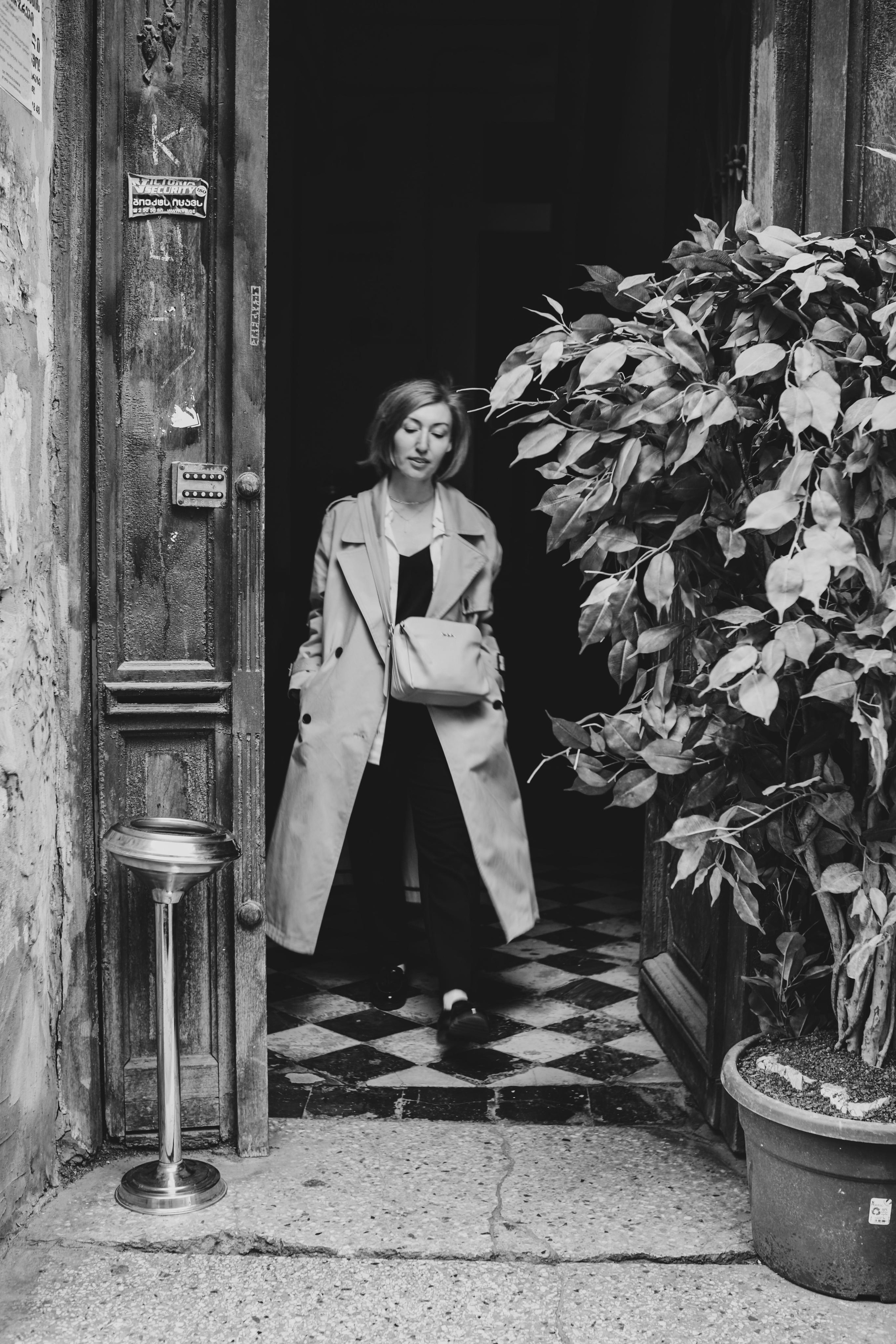 …история о парадных, глицинии, черно-белом кино и Маше. Марковы: фото, видео, кино и книги