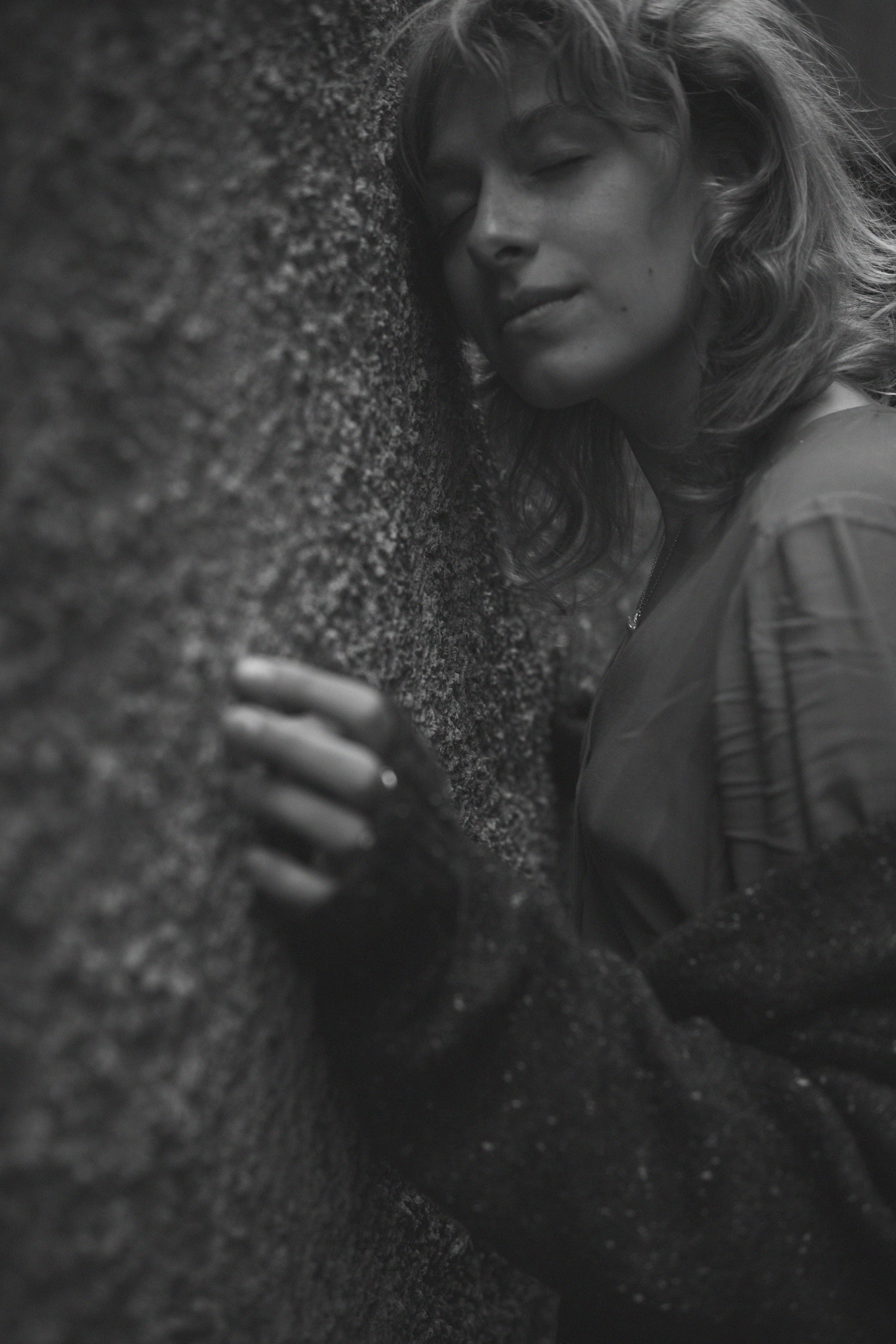 …история об отражениях, хрупкости, красном платье и Кате. Марковы: фото, видео, кино и книги